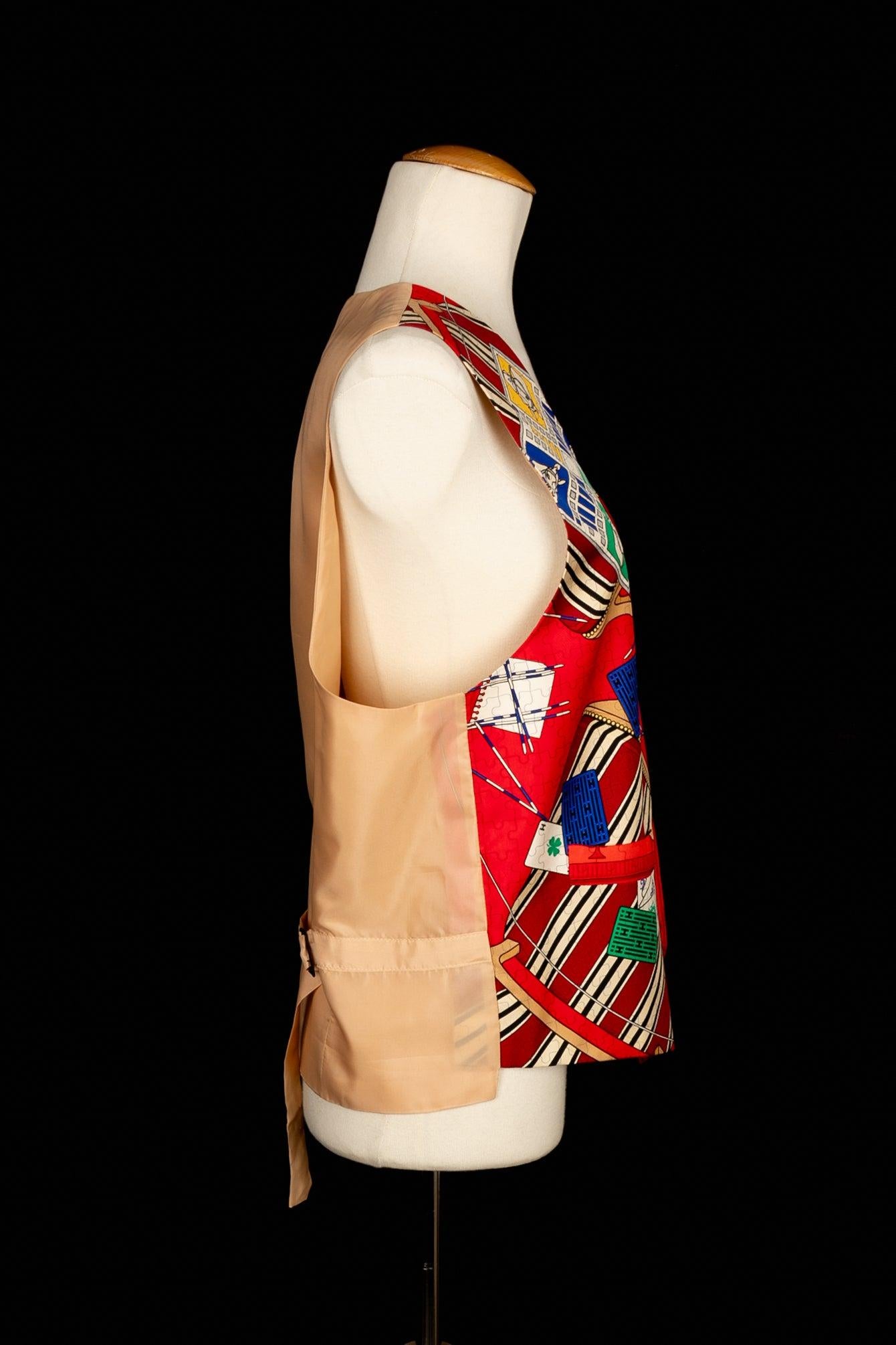 Hermès - (Made in France) Silk men jacket. No size nor composition label.

Additional information:
Condition: Very good condition
Dimensions: Chest: 54 cm - Length: 65 cm

Seller Reference: HFH7
