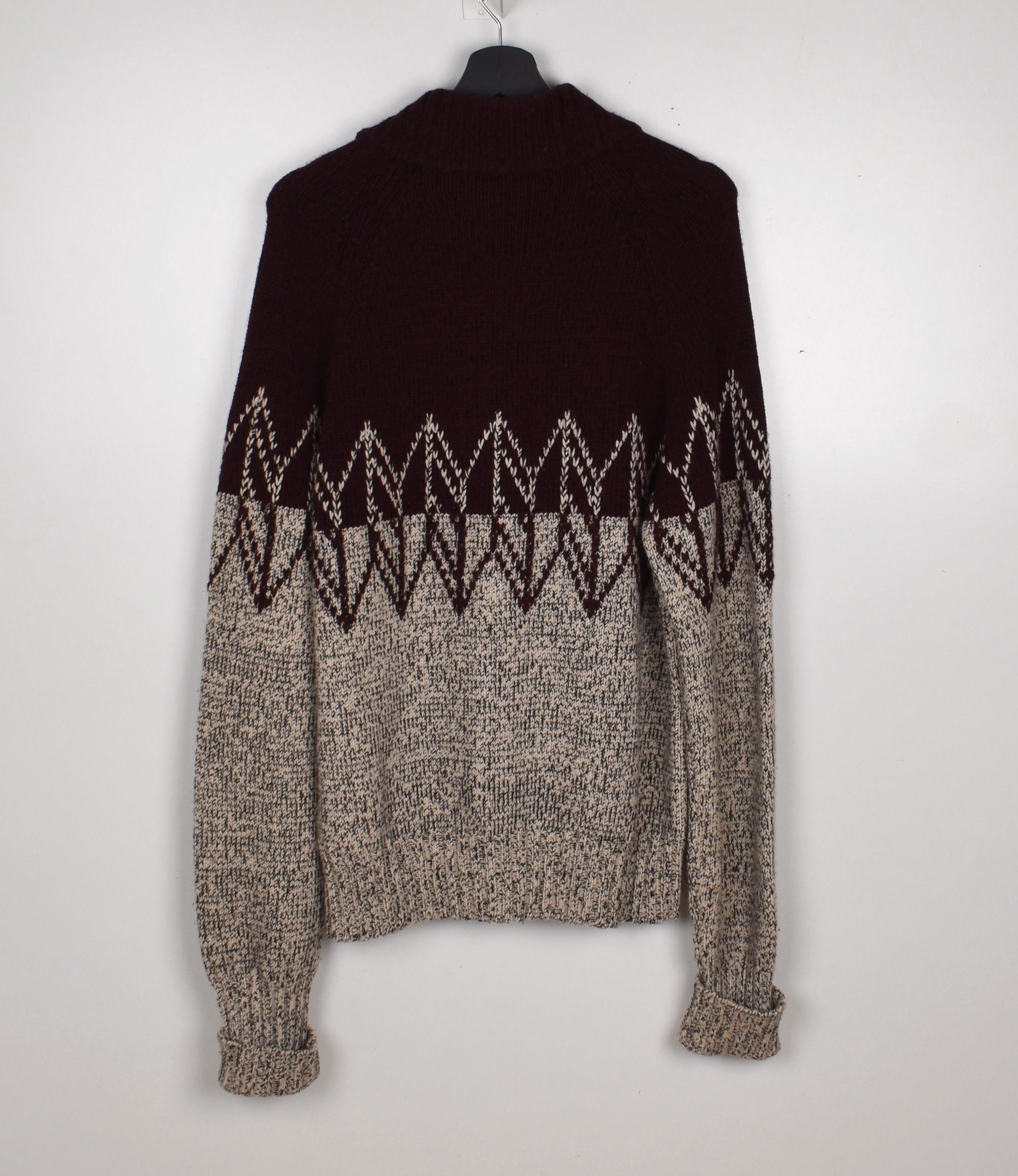 Consultez mes autres annonces. A beaucoup d'autres vêtements de marque à vendre. Ouvert à toutes les offres.
L'article mis en vente est 100% authentique Hermes Knit Men Sweater, S1538, VIDE5
Couleur : multi
(La couleur réelle peut varier légèrement