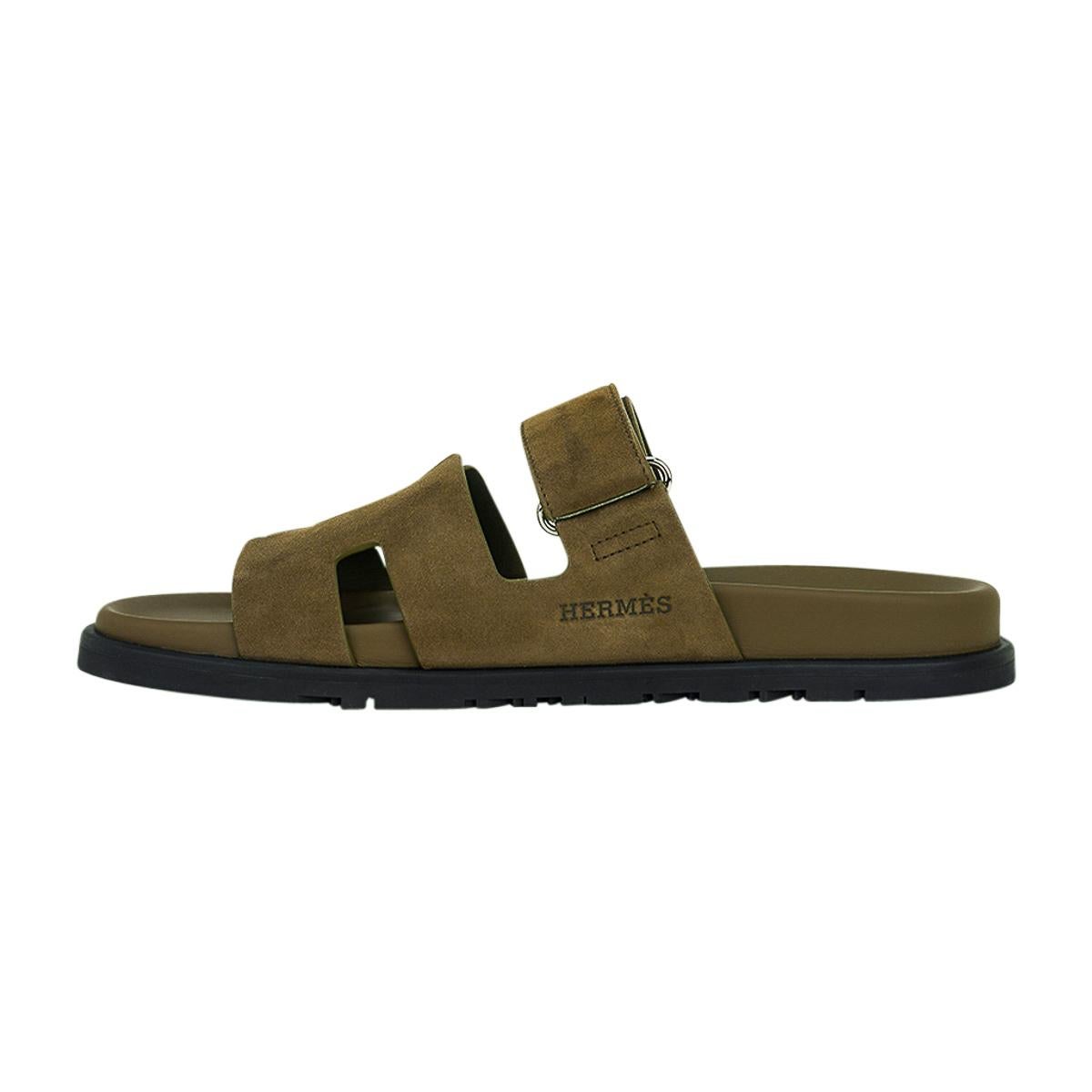 Hermes Men's Chypre Vert Toundra Suede Sandal 41.5 In New Condition In Miami, FL