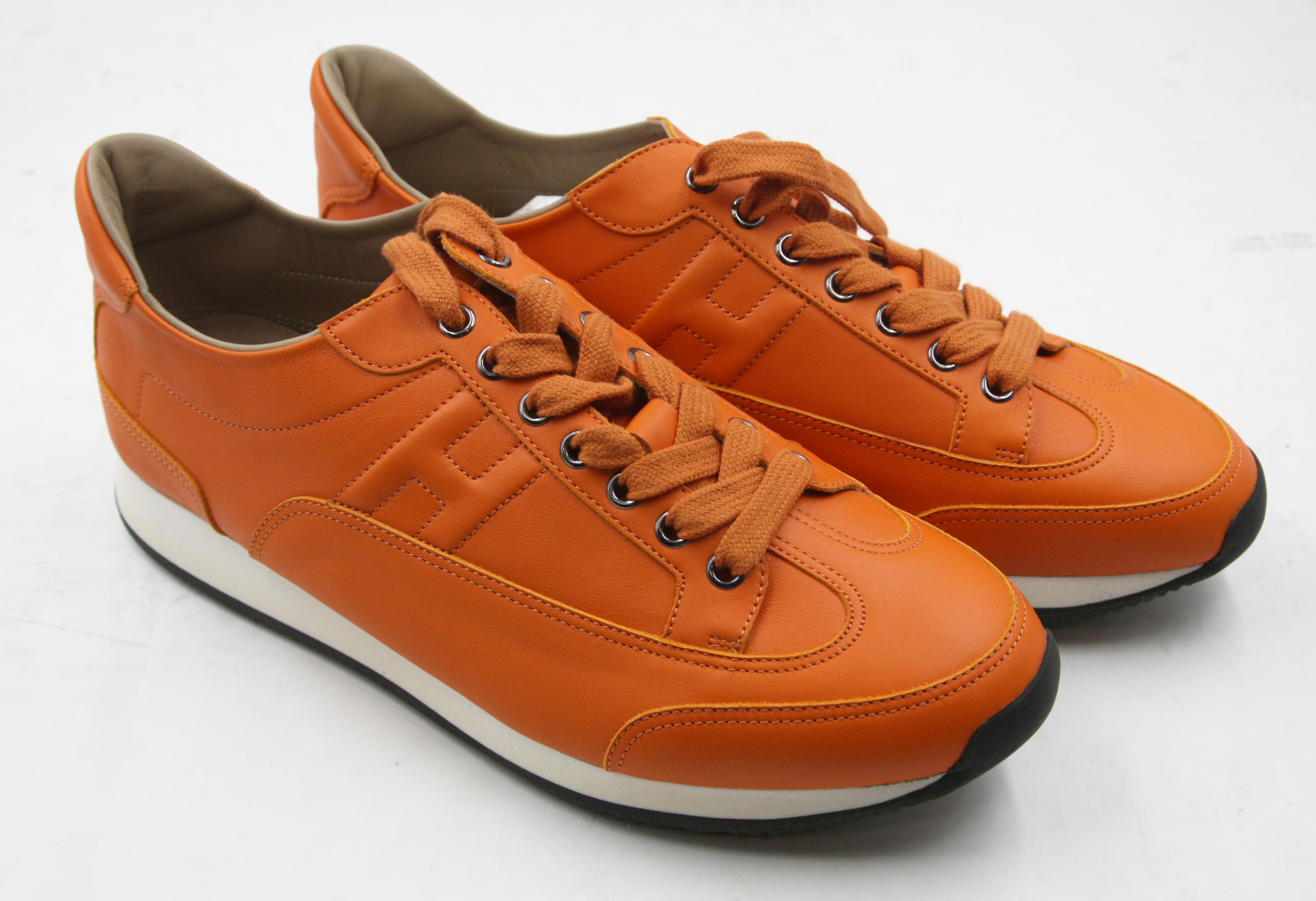 Brand: HERMES
Gender: mens
Color: Orange
Size: EU 41.5 (Men)

It is a complete new article with a box and dusty bag.