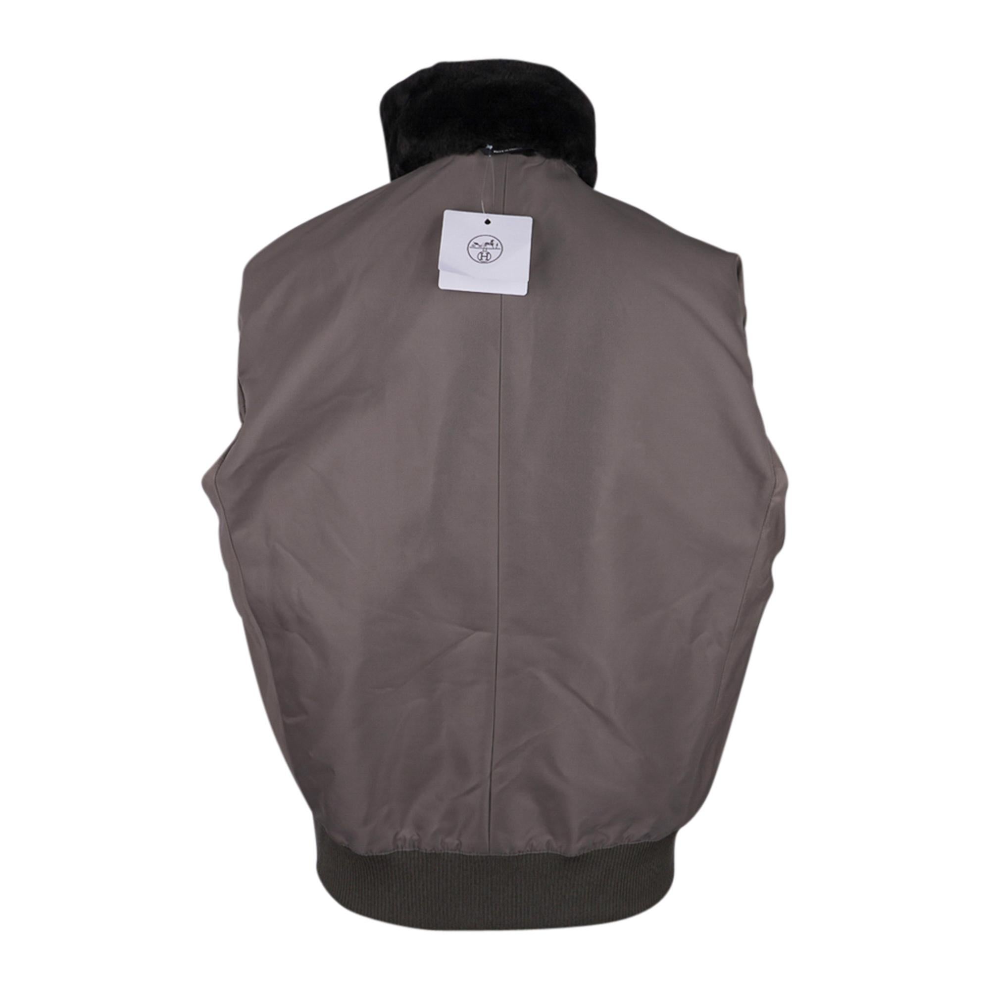 Hermes Men's Jacket Gray with Black Leather and Detachable Beaver Collar 48 For Sale 12