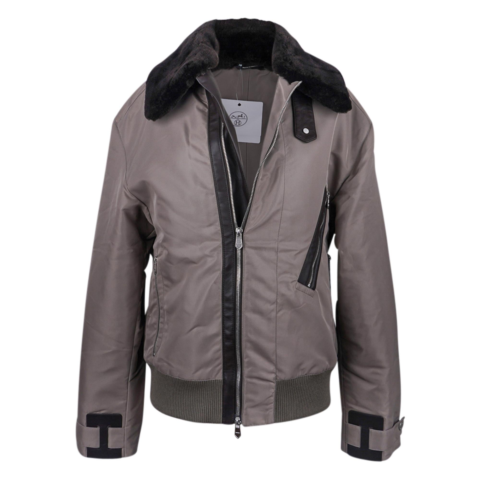 Hermes Men's Jacket Gray with Black Leather and Detachable Beaver Collar 48 In New Condition For Sale In Miami, FL