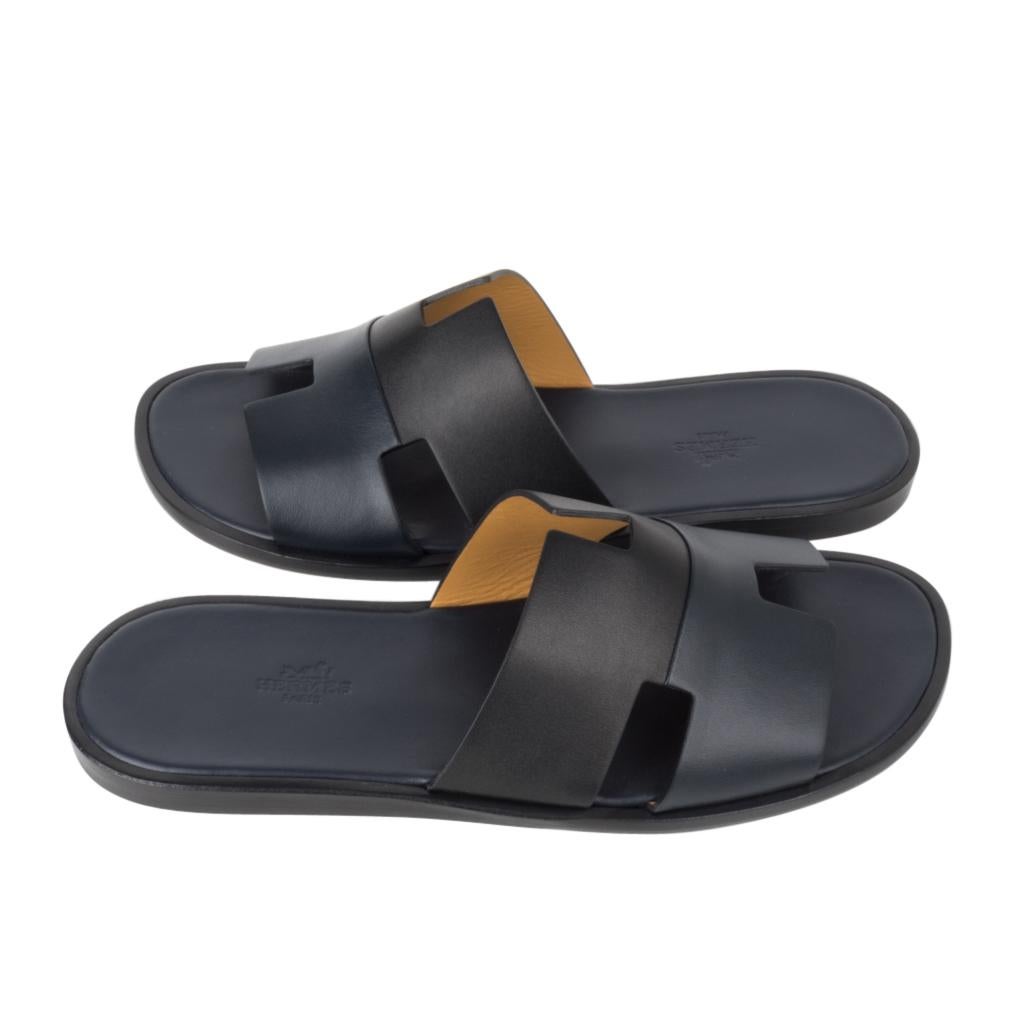 Hermes Men's Shoes Flat Izmir Sandal Blue / Black 42 / 9 In New Condition In Miami, FL