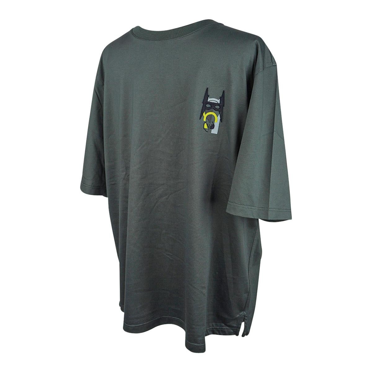 Hermes Men's Super H Cuir T-Shirt Vert de Gris Cotton Leather Patch L In New Condition For Sale In Miami, FL