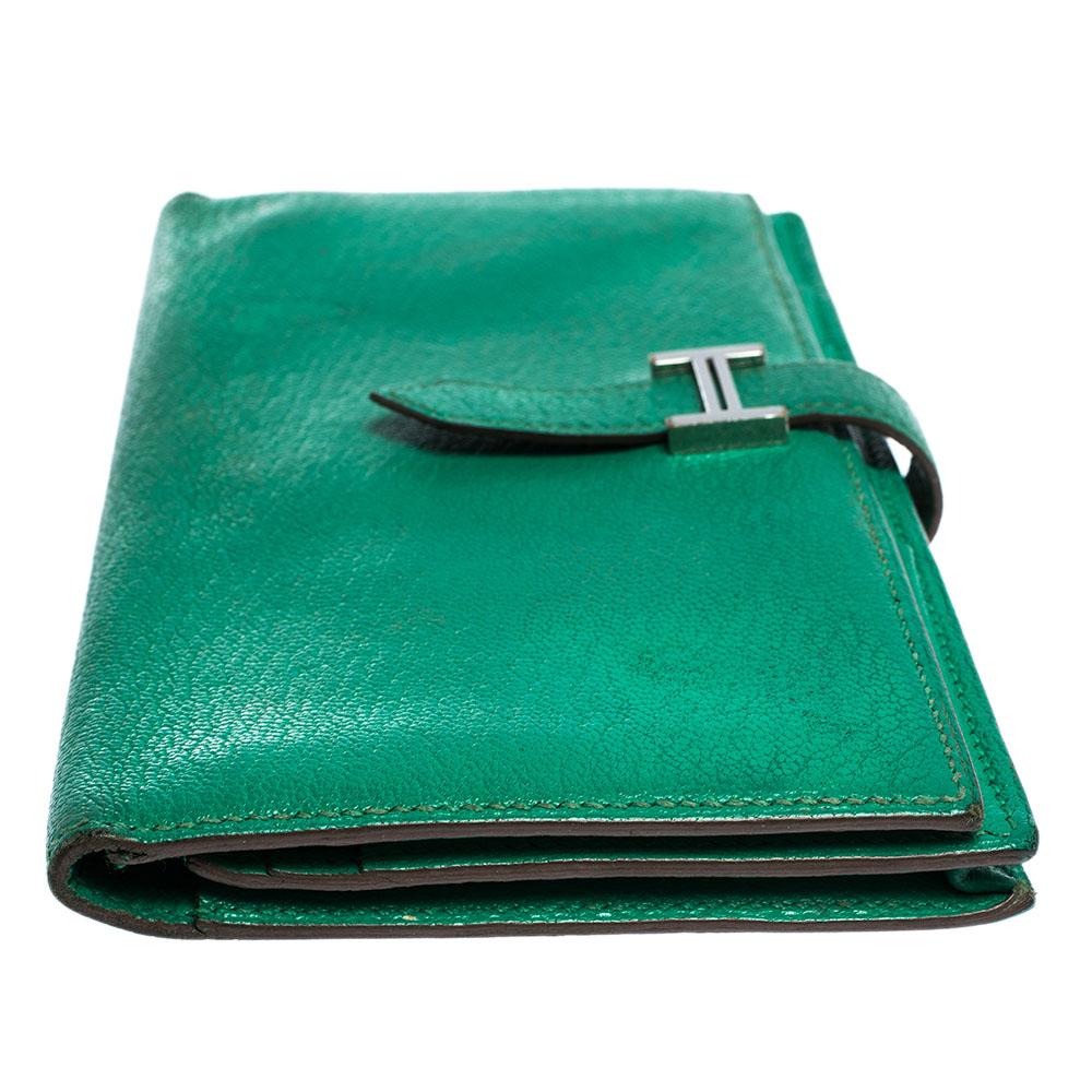 Hermes Menthe Chevre Leather Bearn Gusset Wallet In Fair Condition In Dubai, Al Qouz 2