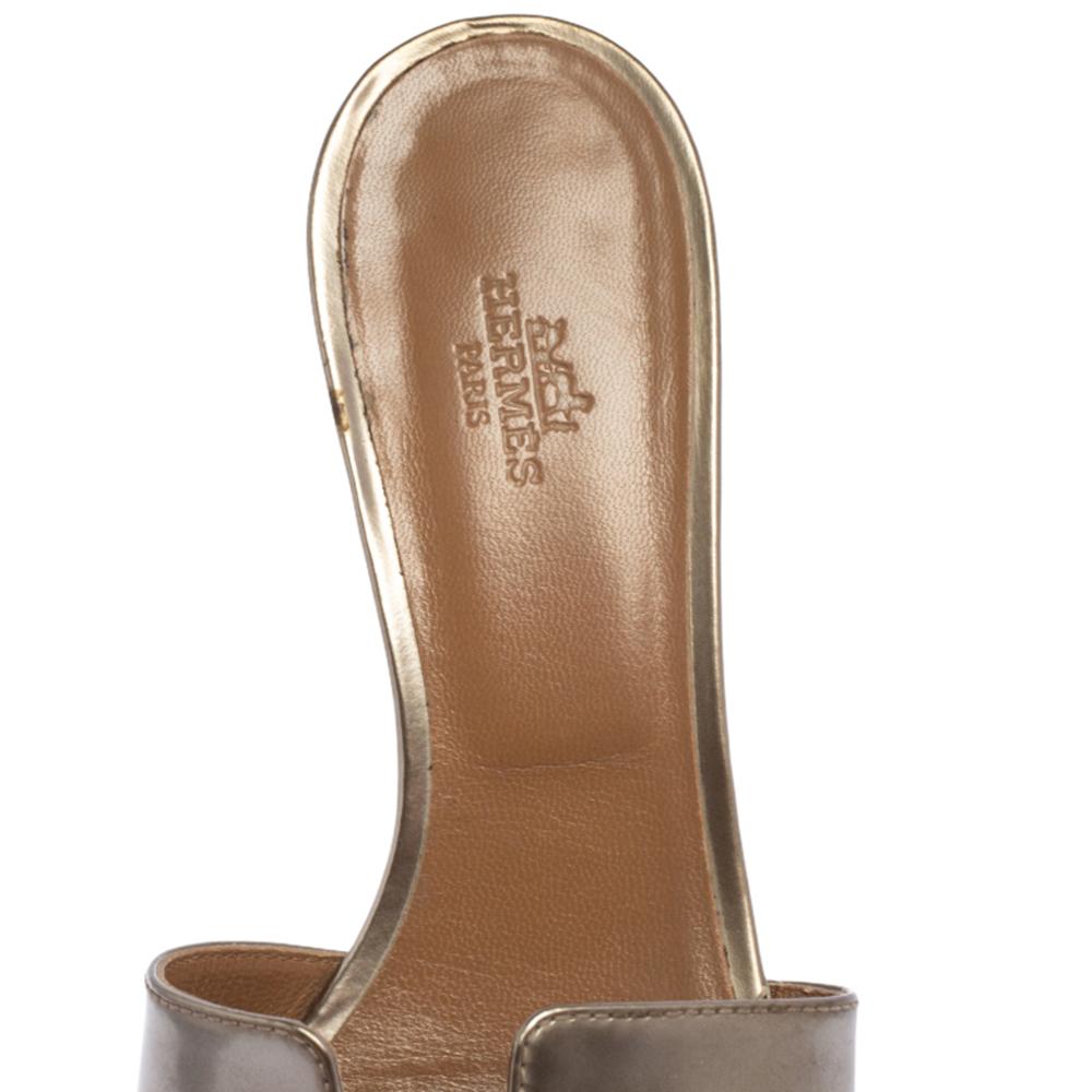 Women's Hermes Metallic Beige Patent Leather Oasis Block Heel Slide Sandals Size 38