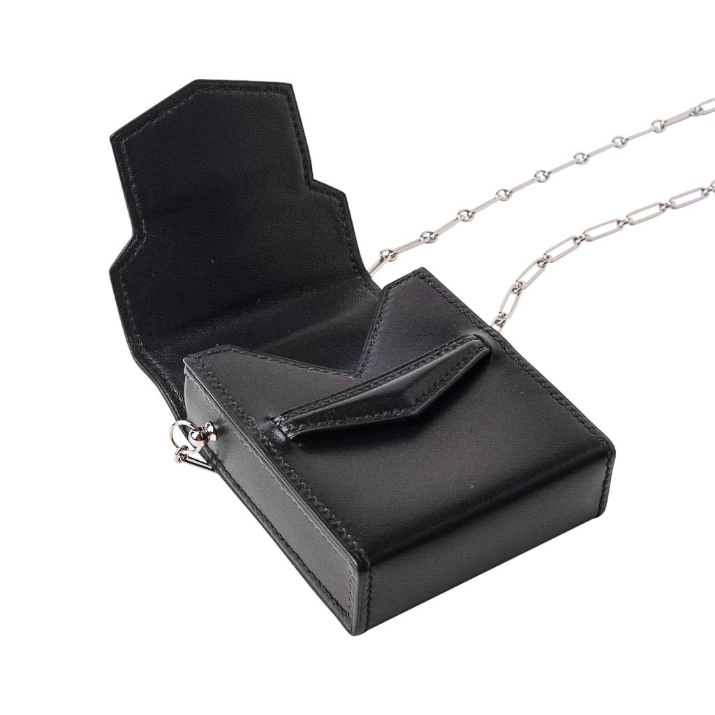 Mikghtychic offers an Hermes Runway Limited Edition 70mm Micro Sac features Black Veau Villandry leather.
This 3