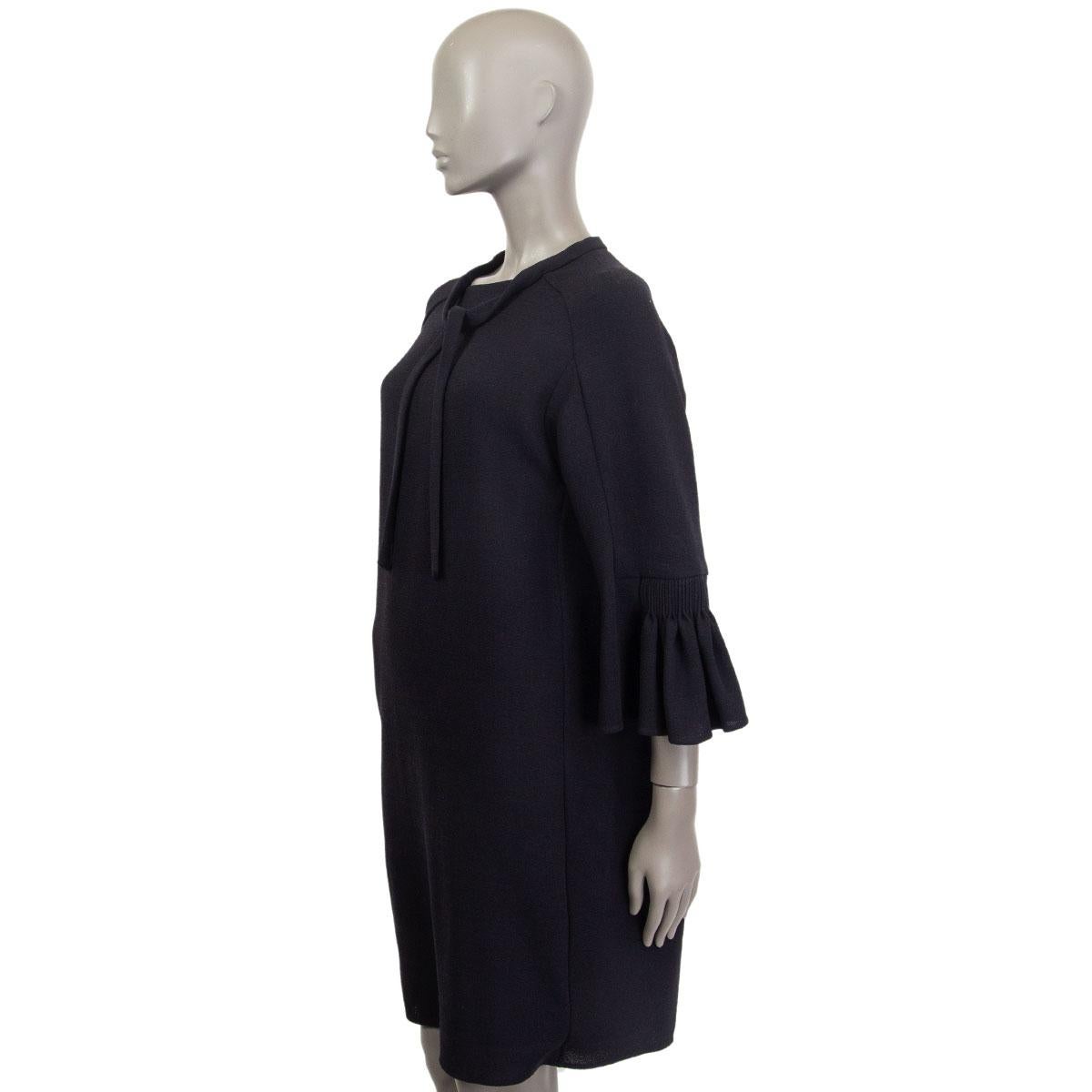 Noir HERMÈS - Robe en laine bleu nuit à manches bouffantes et col noué, taille 36 XS en vente