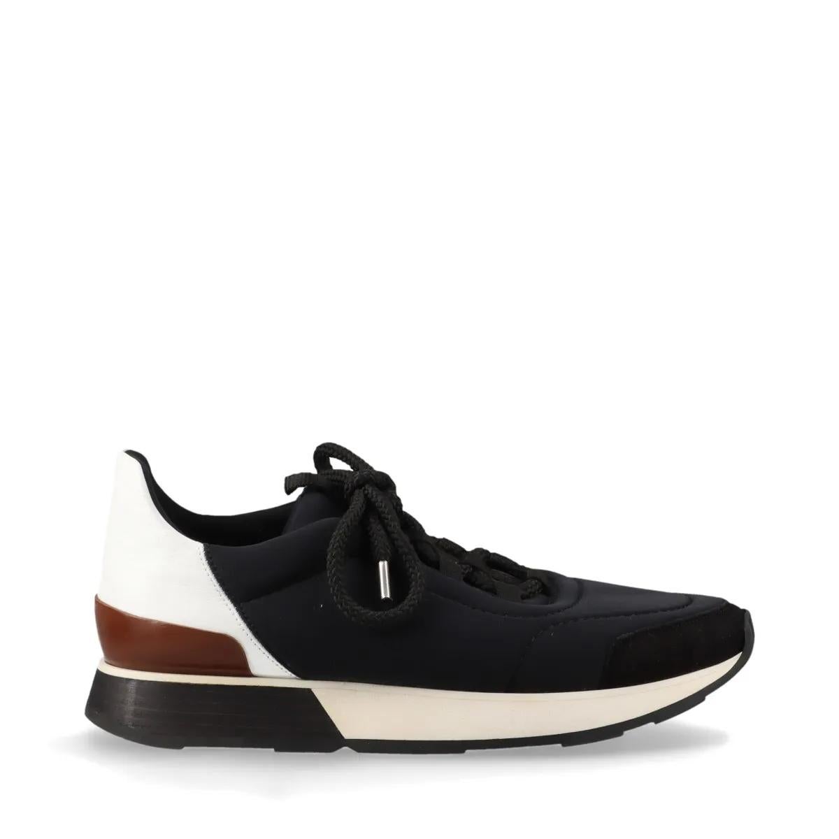 Sneaker bassa Hermès Miles in neoprene nero In condizioni buone in vendita a Indianapolis, IN