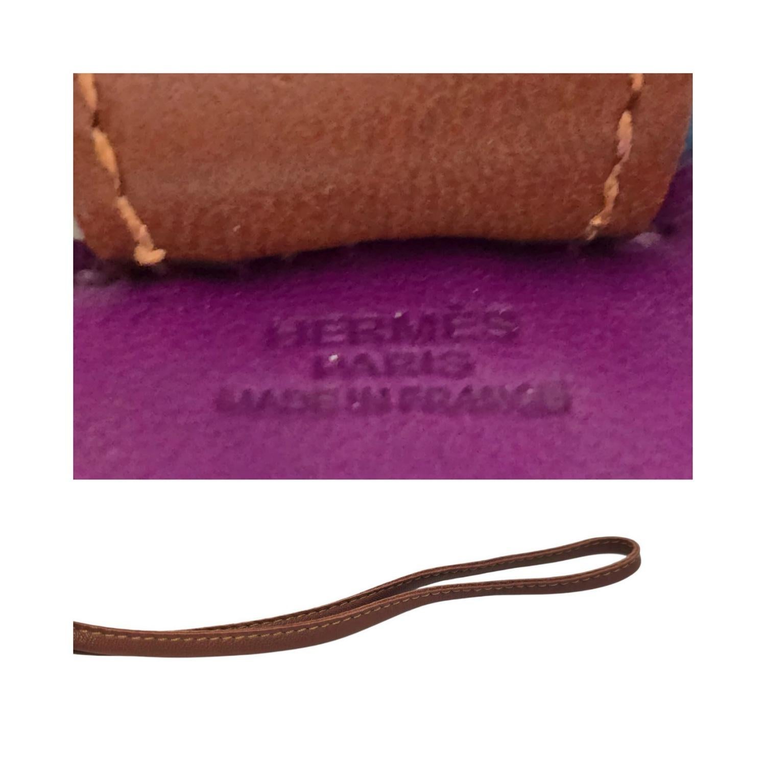 Borsa Hermes Milo in pelle d'agnello Grigri Rodeo Horse Charm Anemone in vendita 2