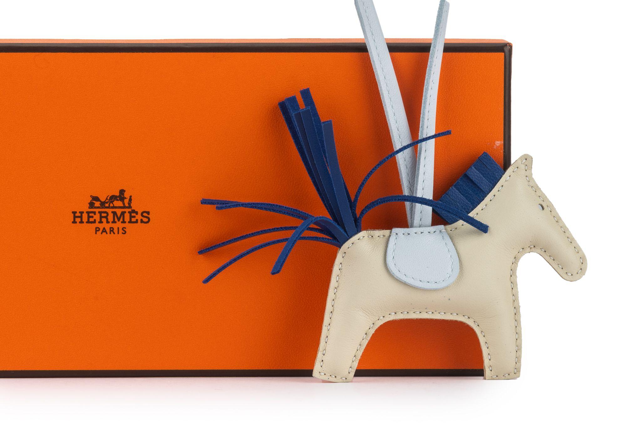 Hermès Milo in pelle d'agnello Grigri Rodeo Pegas in vendita 1