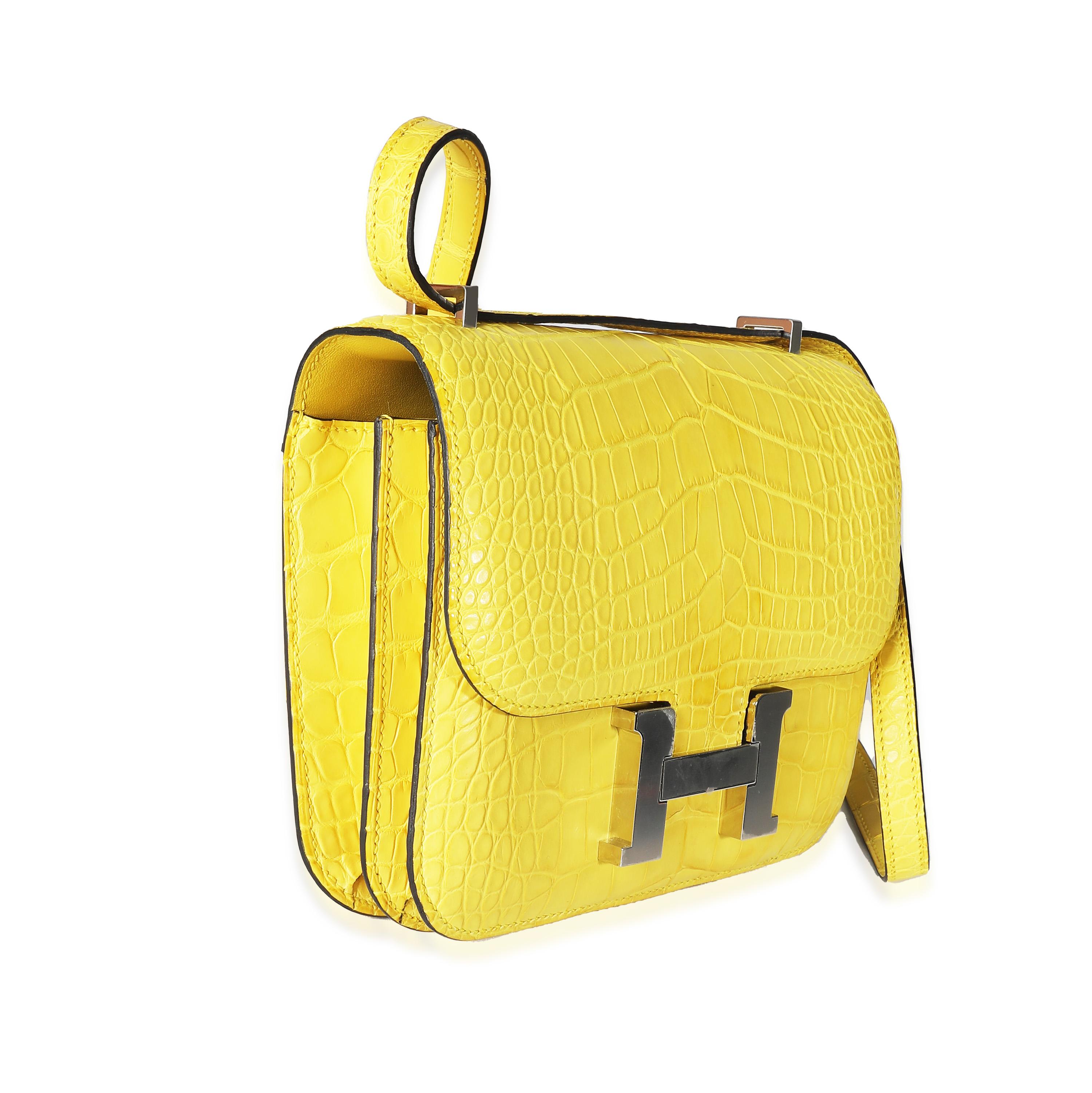 Hermès Mimosa Matte Mississippiensis Alligator Mini Constance III PHW In Excellent Condition In New York, NY