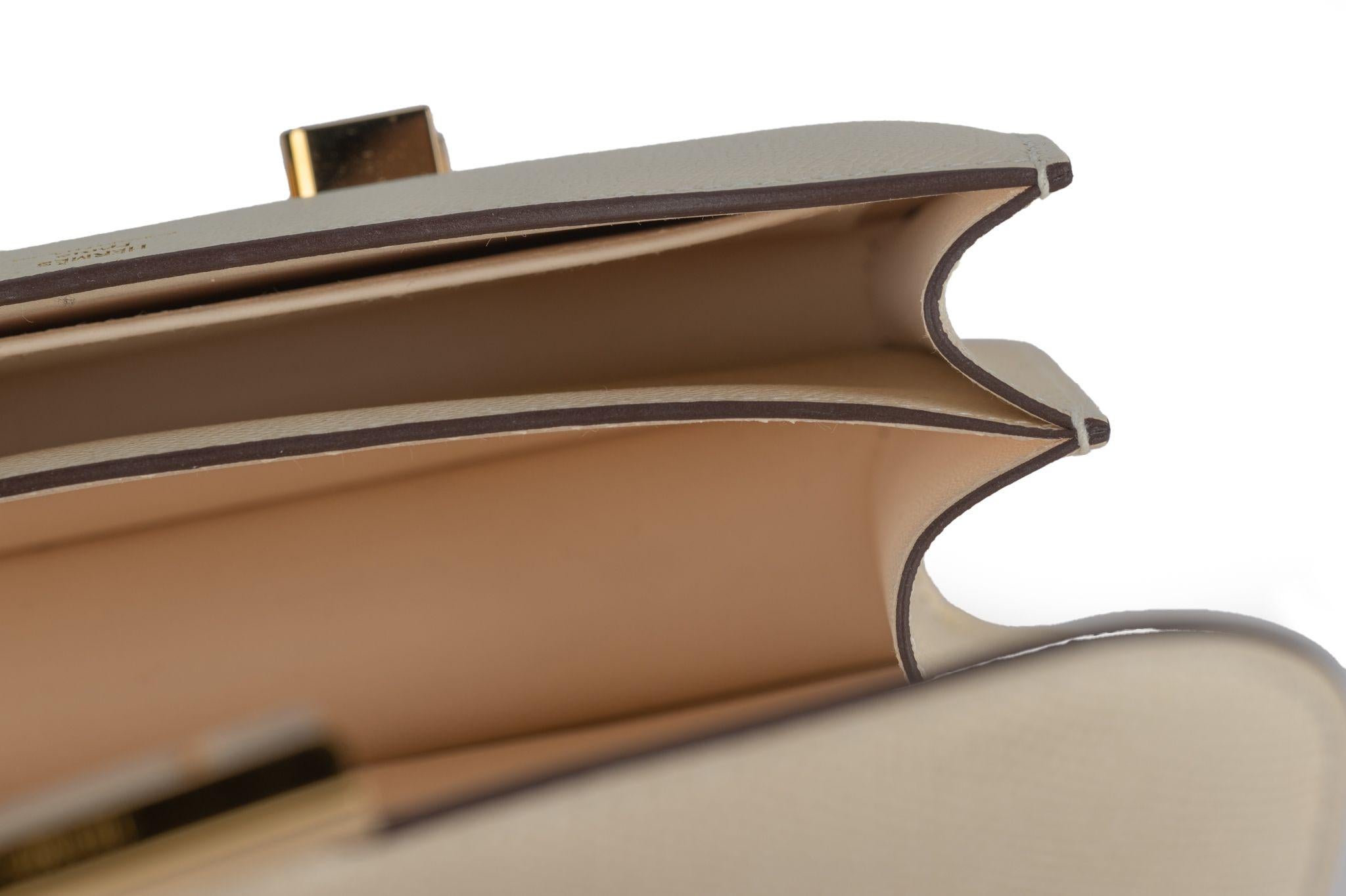 Hermès Mini Constance 18cm Craie Epsom Gold Hardware For Sale 10