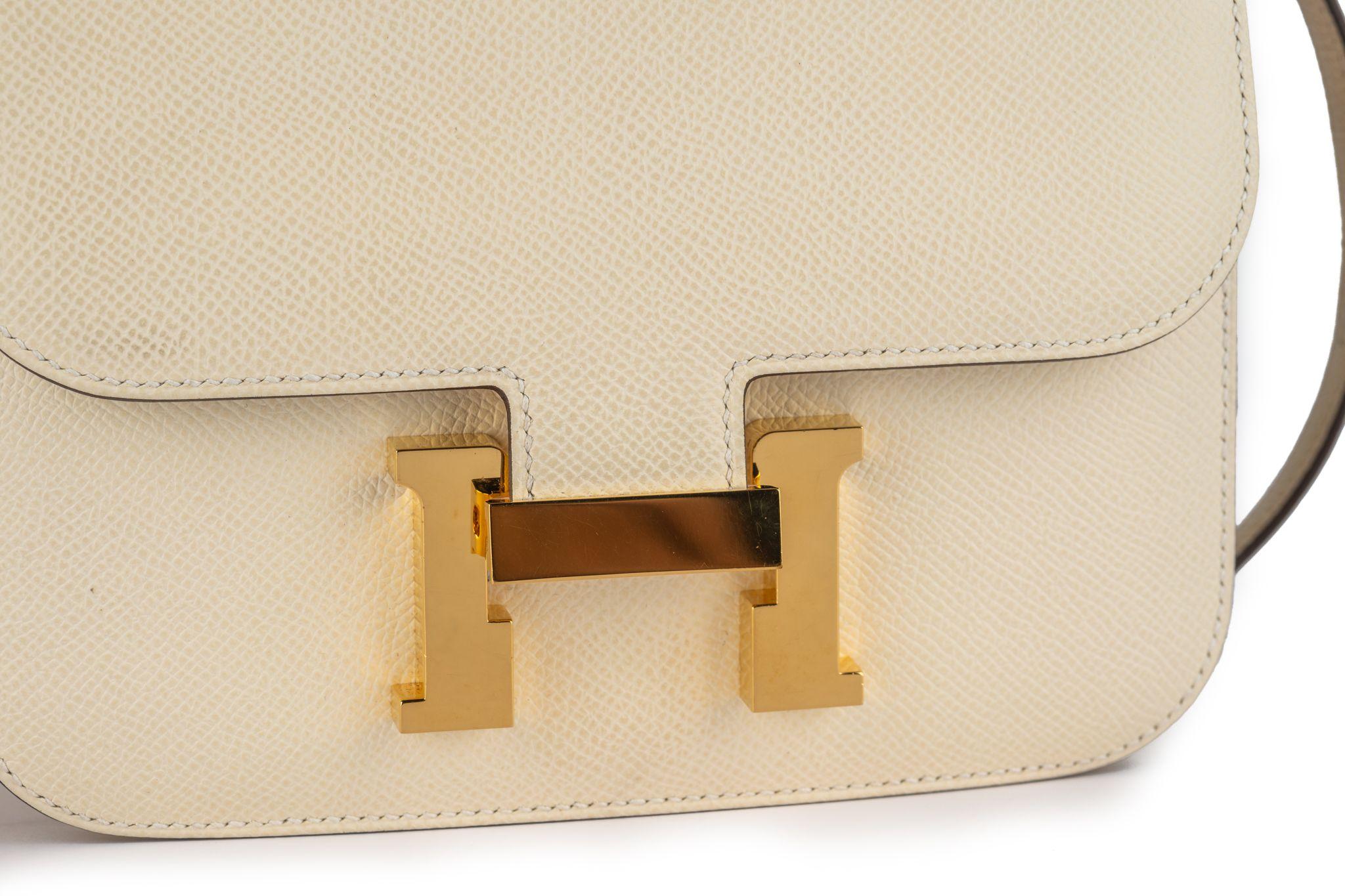 Hermès Mini Constance 18cm Craie Epsom Gold Hardware For Sale 4