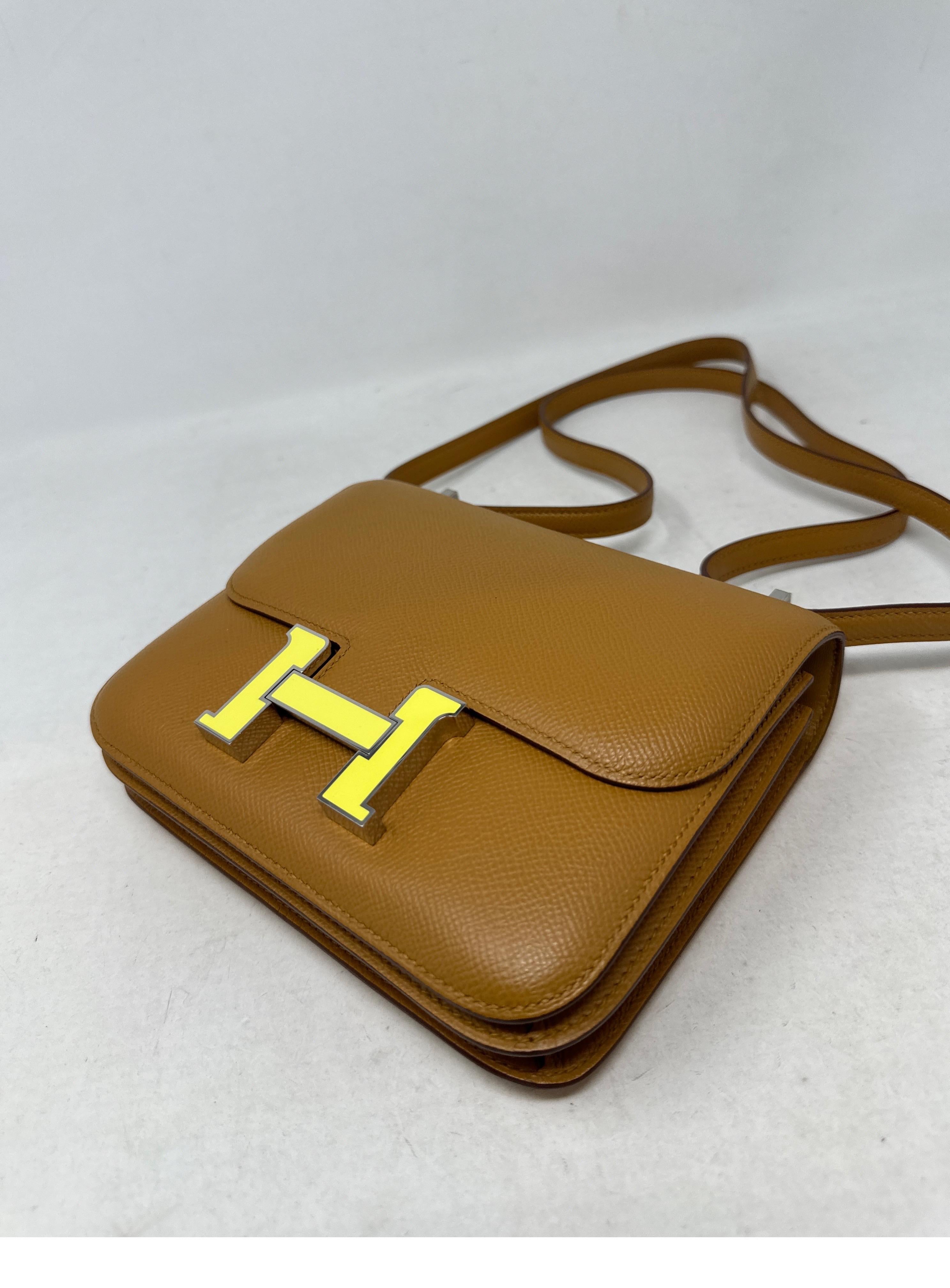 Hermes Mini Constance Gold Bag  en vente 7