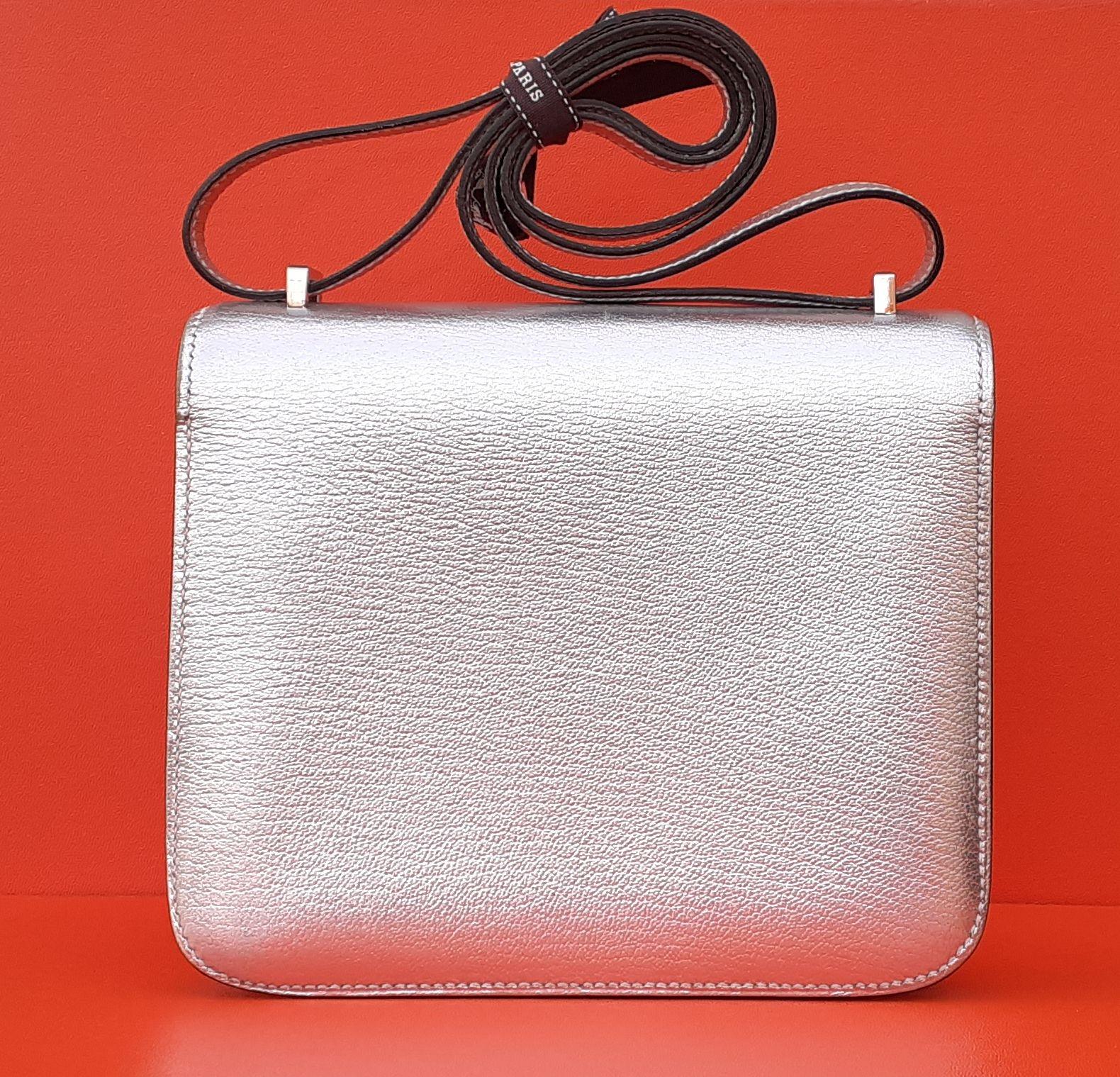 Hermès Mini Constance Metallic Silver Chevre Leather Palladium Hdw 18 cm For Sale 1