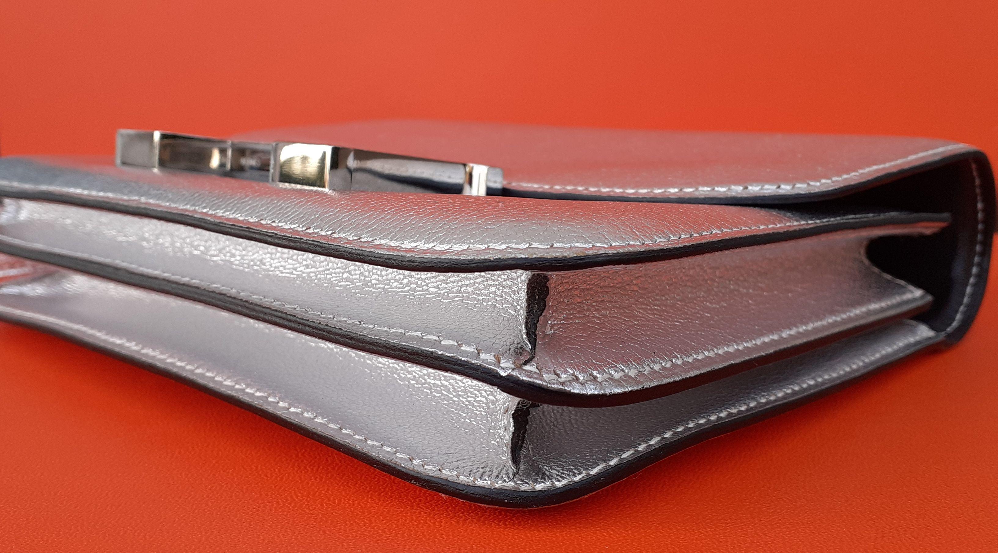 Hermès Mini Constance Metallic Silver Chevre Leather Palladium Hdw 18 cm For Sale 4