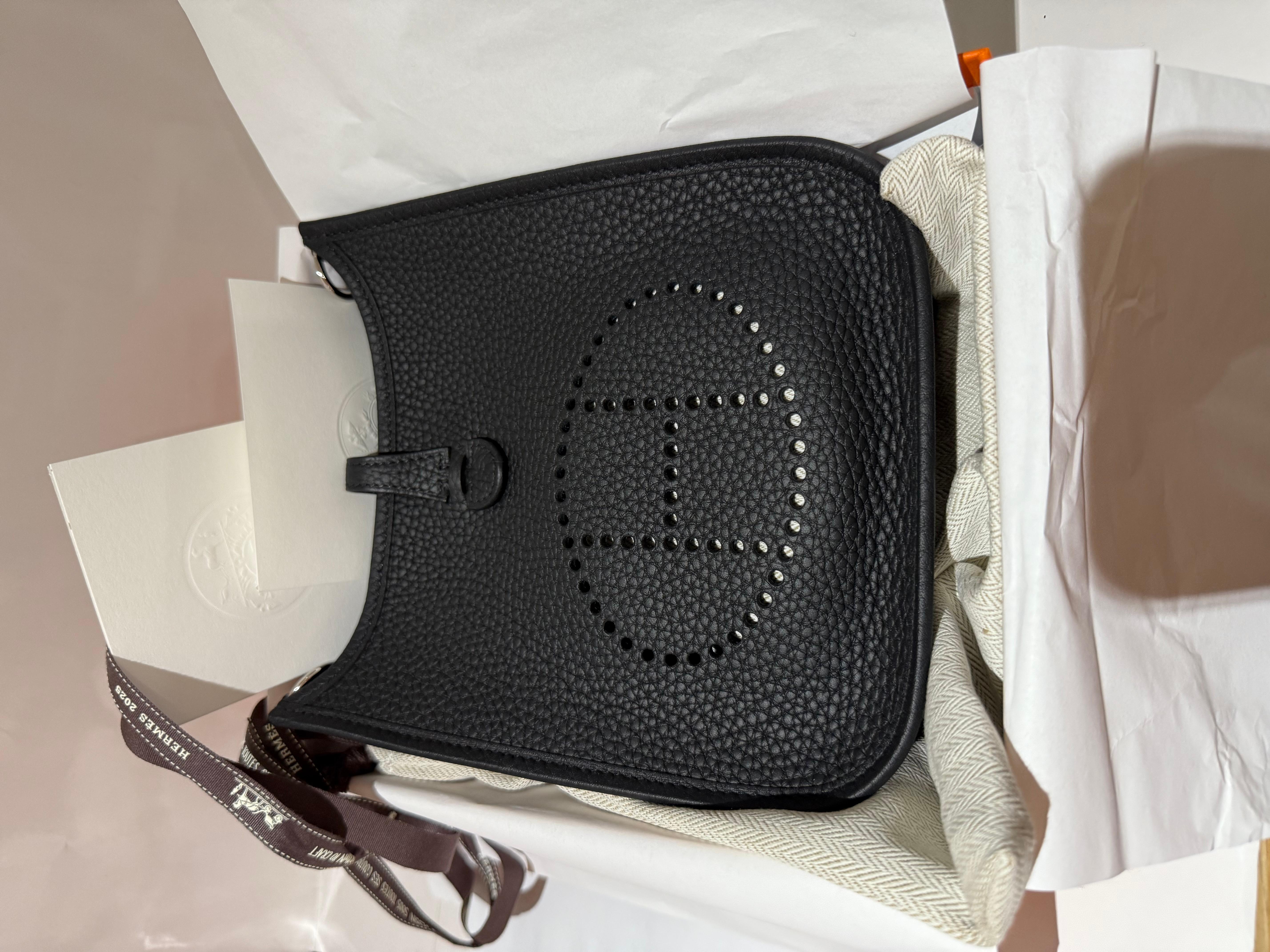 Femenino o masculino Hermes mini Evelyne 16 Negro en venta