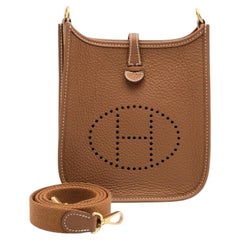 Hermes Mini Evelyne 16 Gold Farbe mit Gold Hardware Tasche