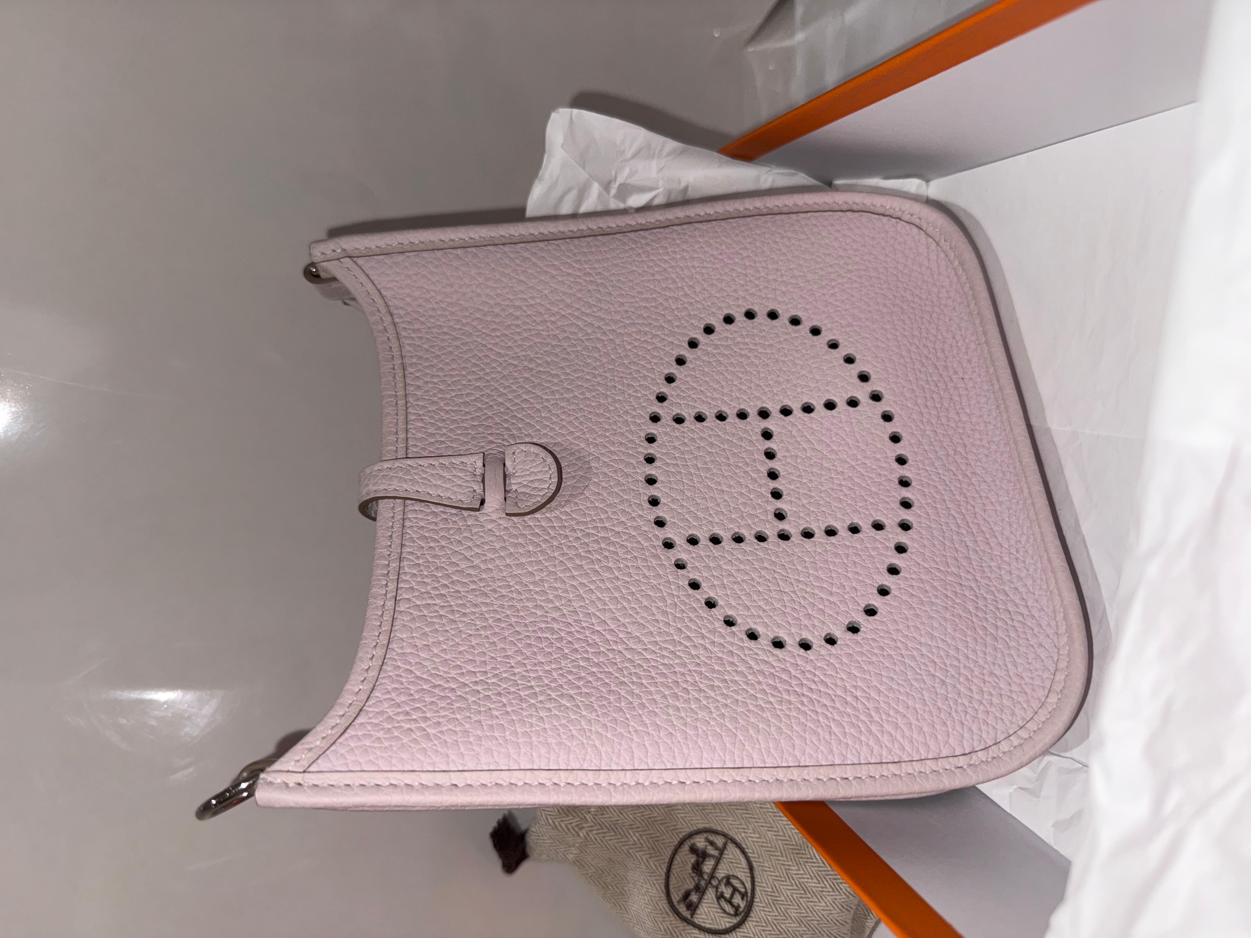 Grigio Borsa Hermes Mini Evelyne 16 Mauve Pale in vendita