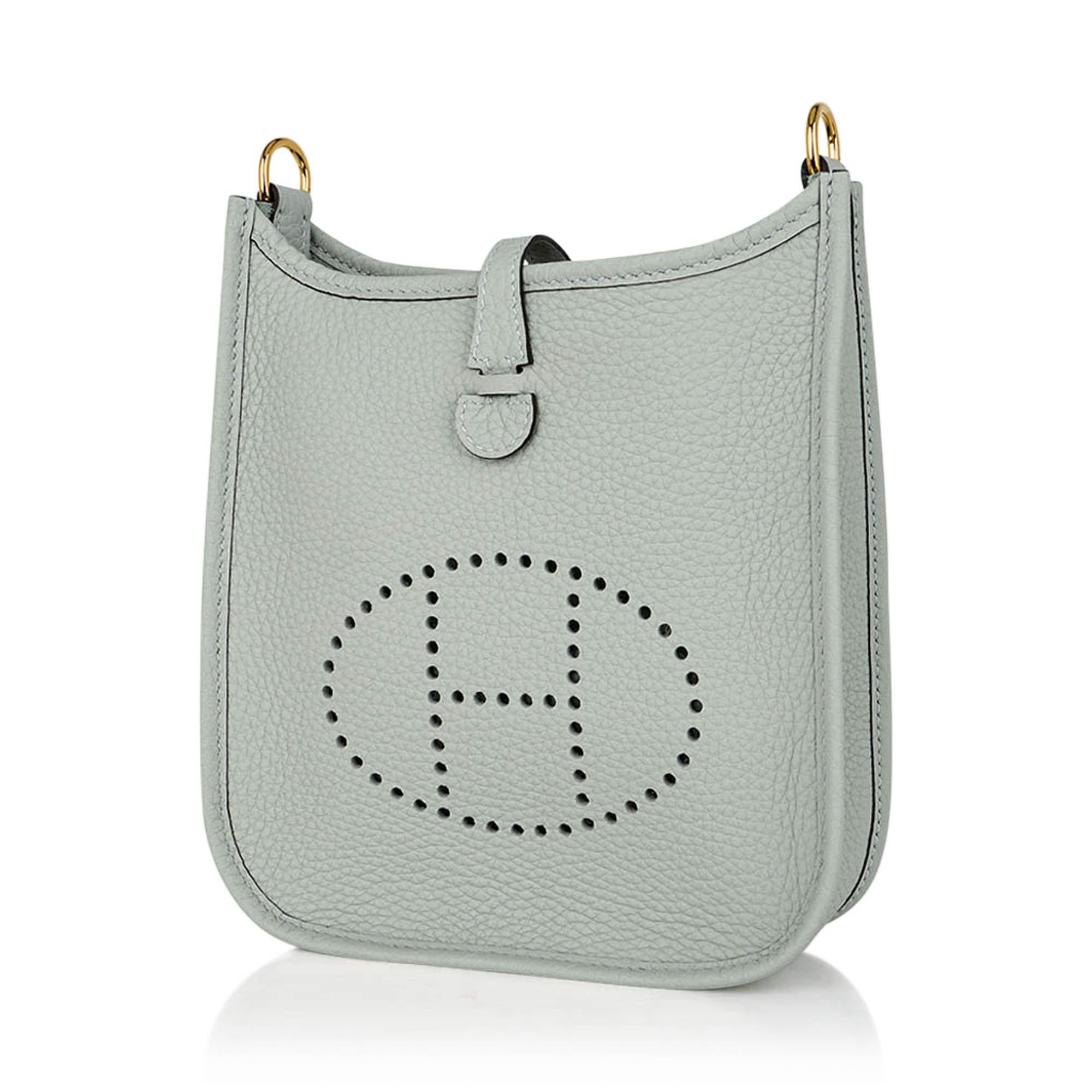 Hermes Mini Evelyne TPM Gris Neve Crossbody Bag Clemence Leather Gold Hardware In New Condition In Miami, FL