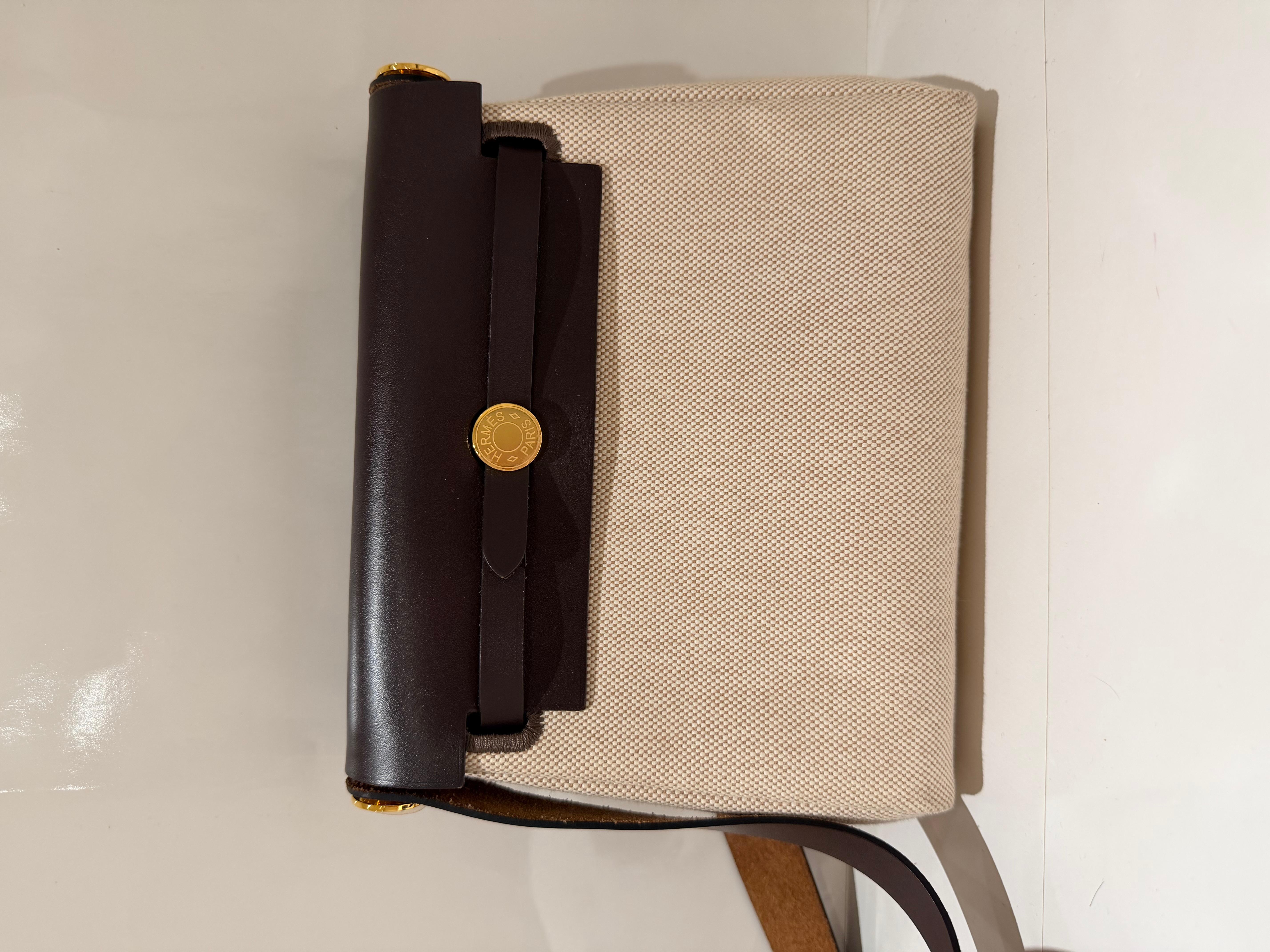 Beige Borsa Hermes Mini Herbag 20 in Ecru Ebene in vendita