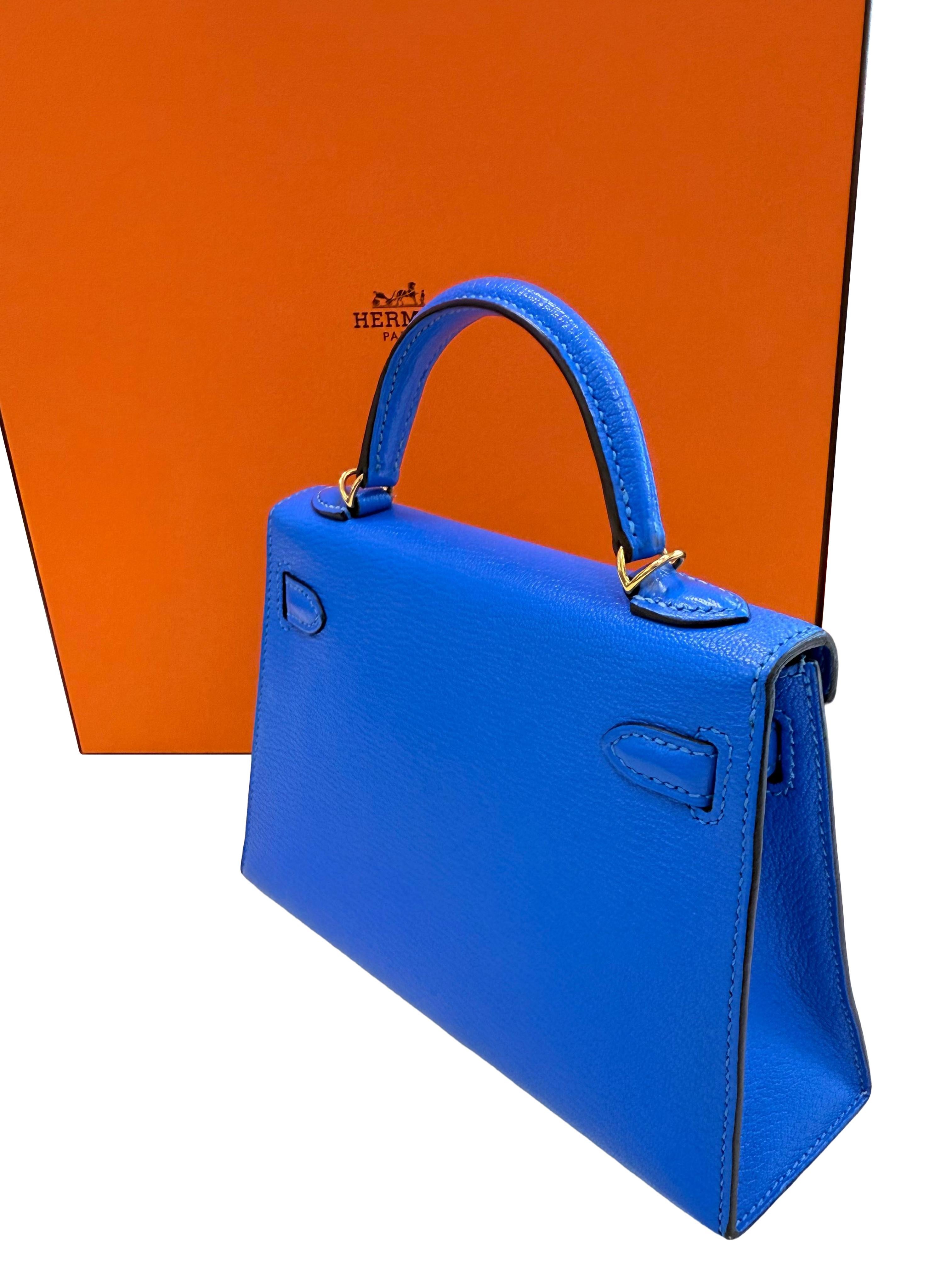 Hermes Mini Kelly 20 Blau Hydra Chèvre Leder Gold Hardware Handtasche im Angebot 11