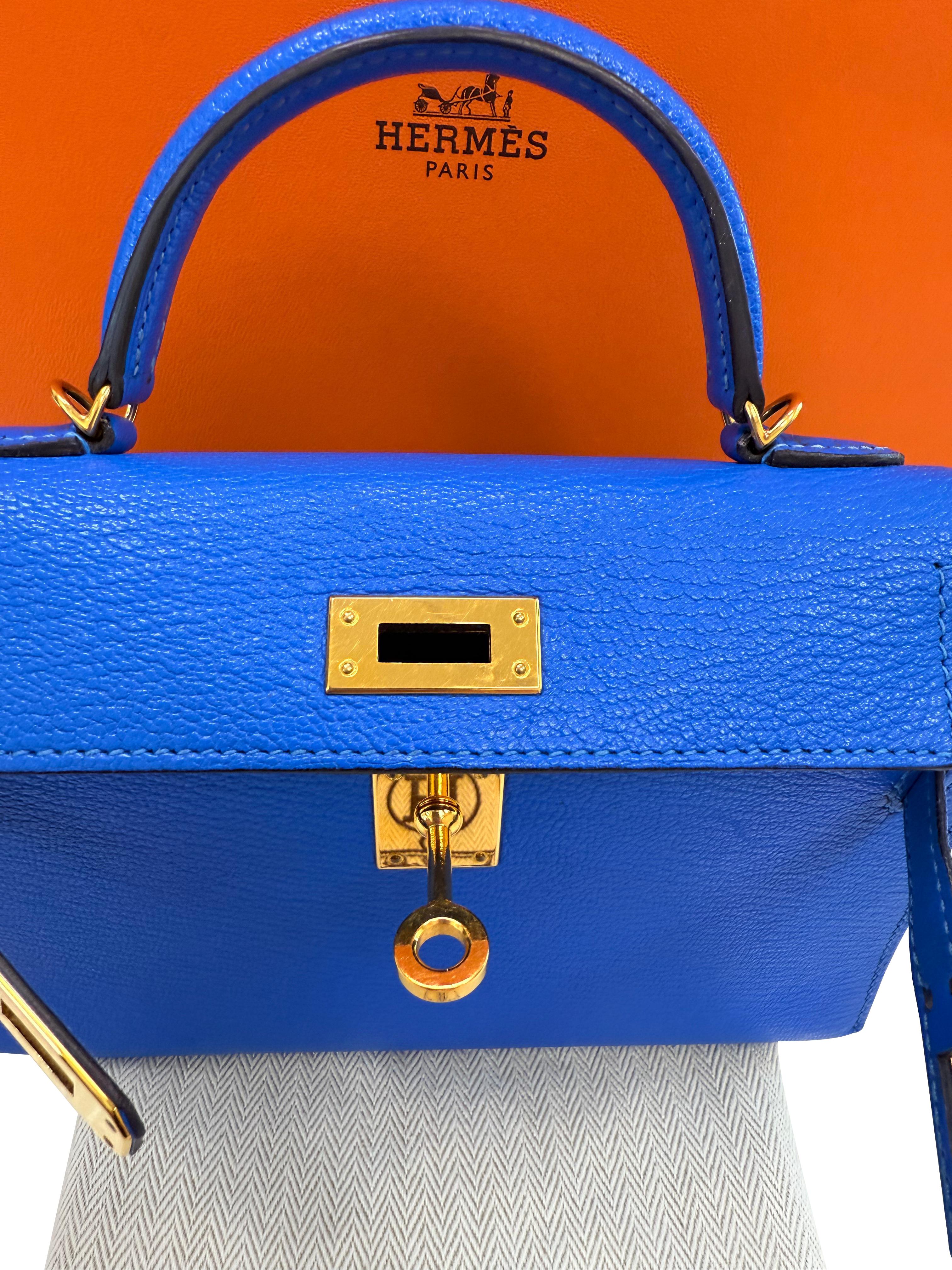 Hermes Mini Kelly 20 Blau Hydra Chèvre Leder Gold Hardware Handtasche im Angebot 2