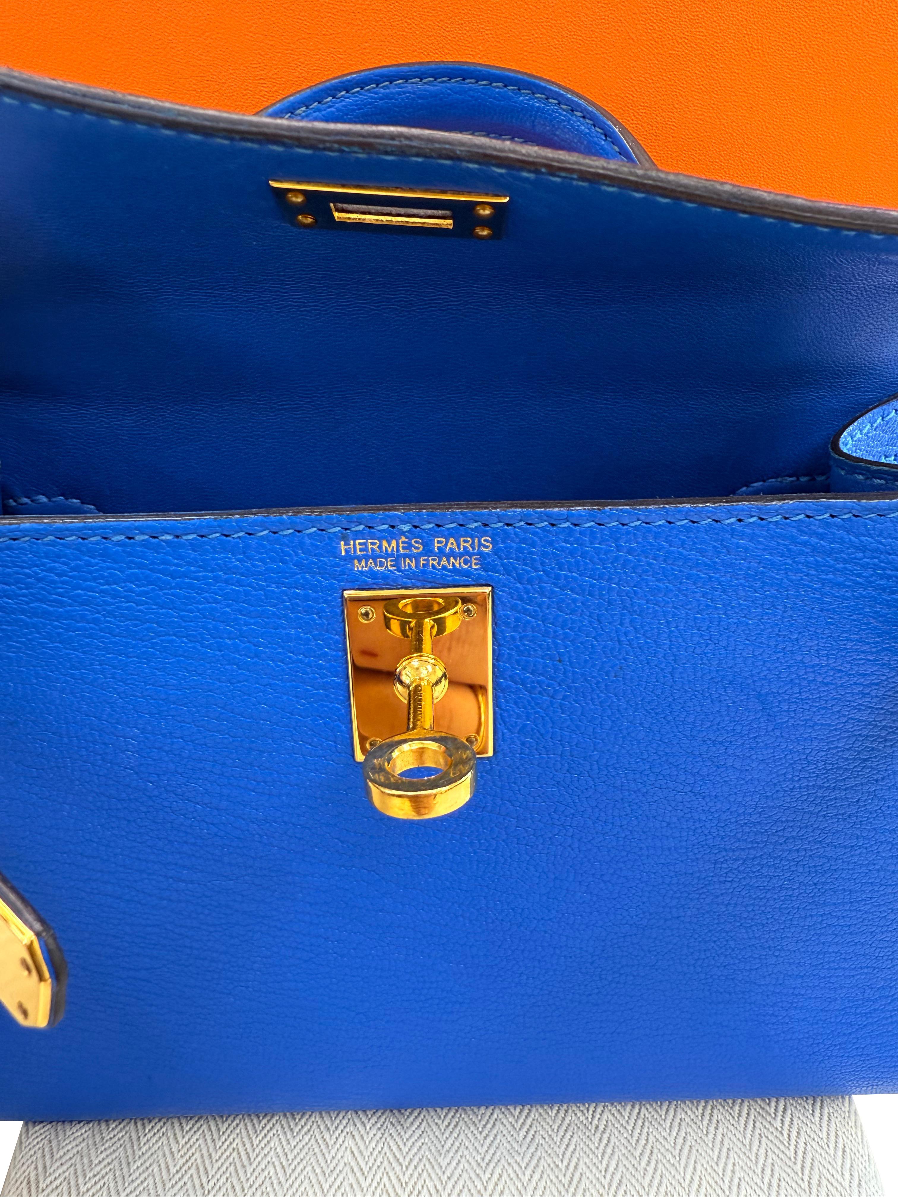 Hermes Mini Kelly 20 Blau Hydra Chèvre Leder Gold Hardware Handtasche im Angebot 3