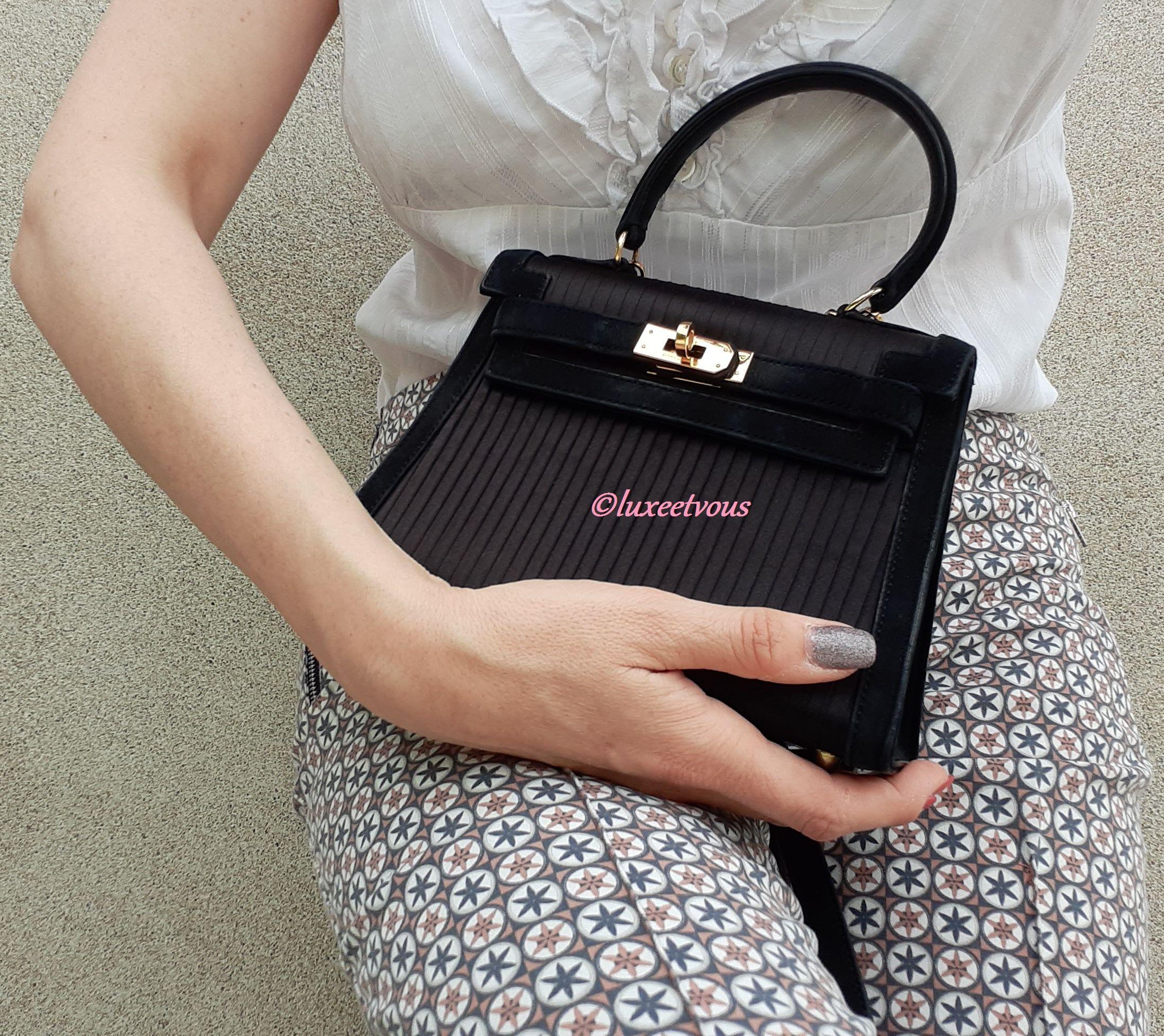 Hermès Mini Kelly 20 cm Sellier Sac Satin Doblis Cuir Or Hdw en vente 11