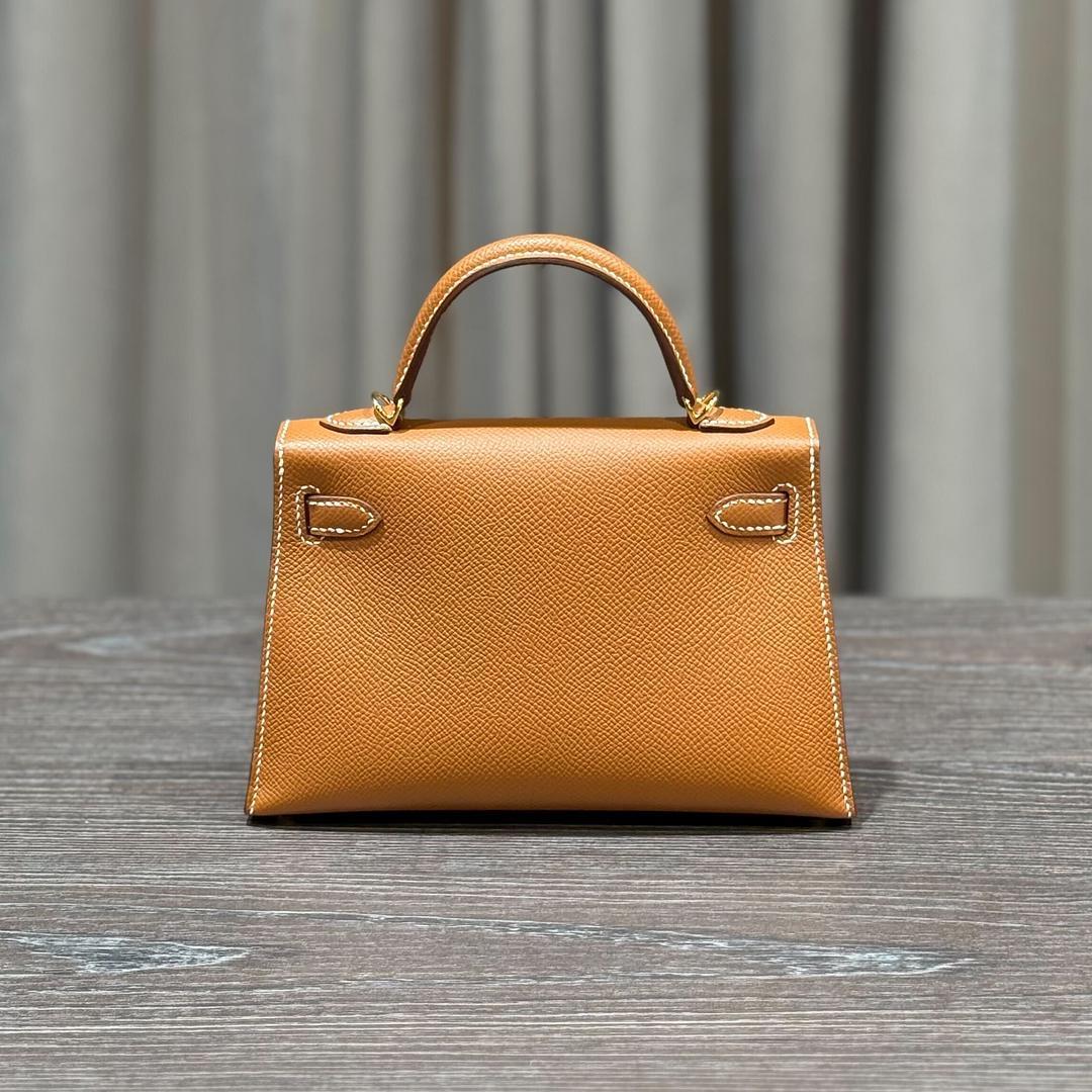 Women's or Men's Hermès Gold Mini Kelly 20 Epsom Gold Hardware For Sale