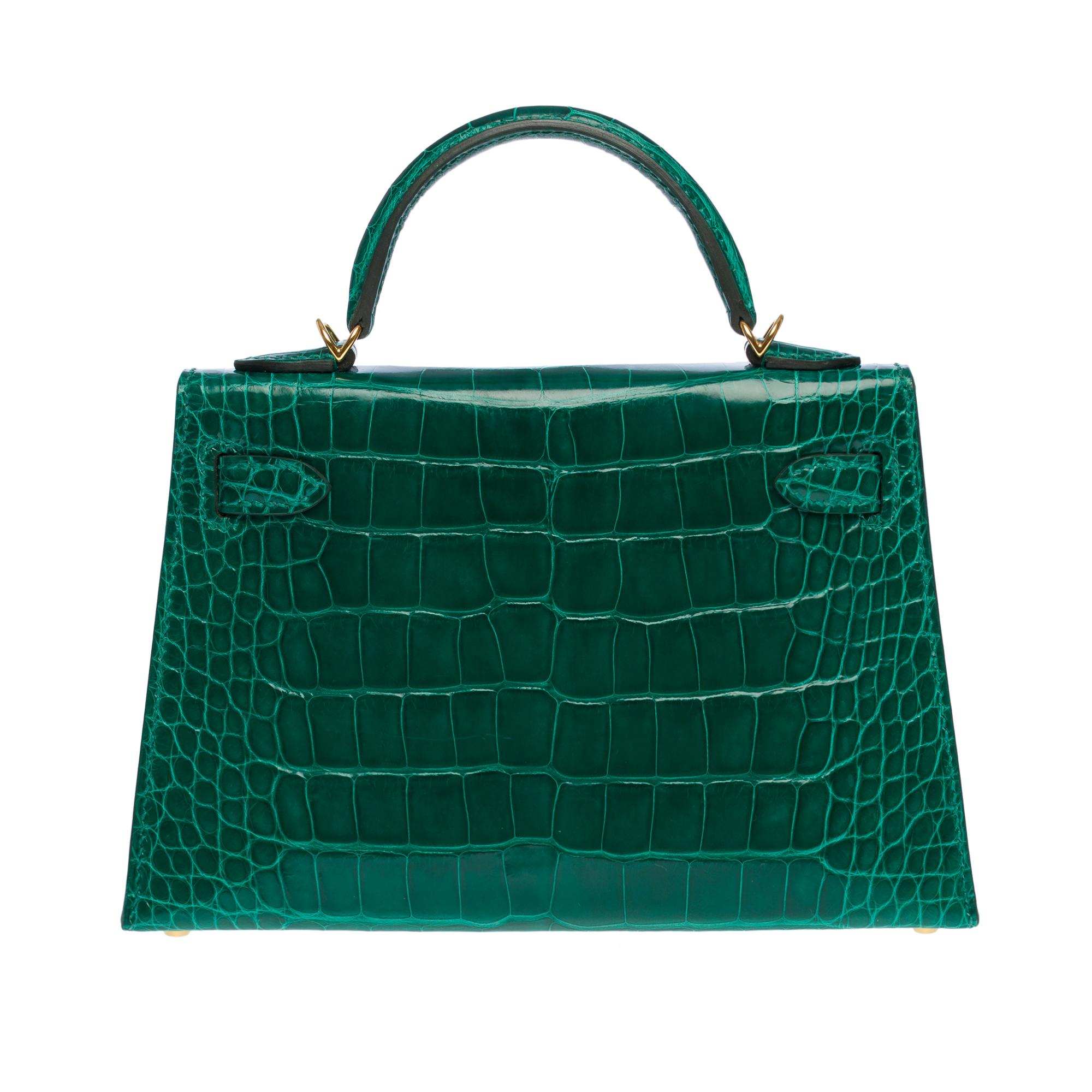 Hermès Mini Kelly 20 (Horseshoe) handbag strap in esmerald green alligator, GHW In Excellent Condition In Paris, IDF