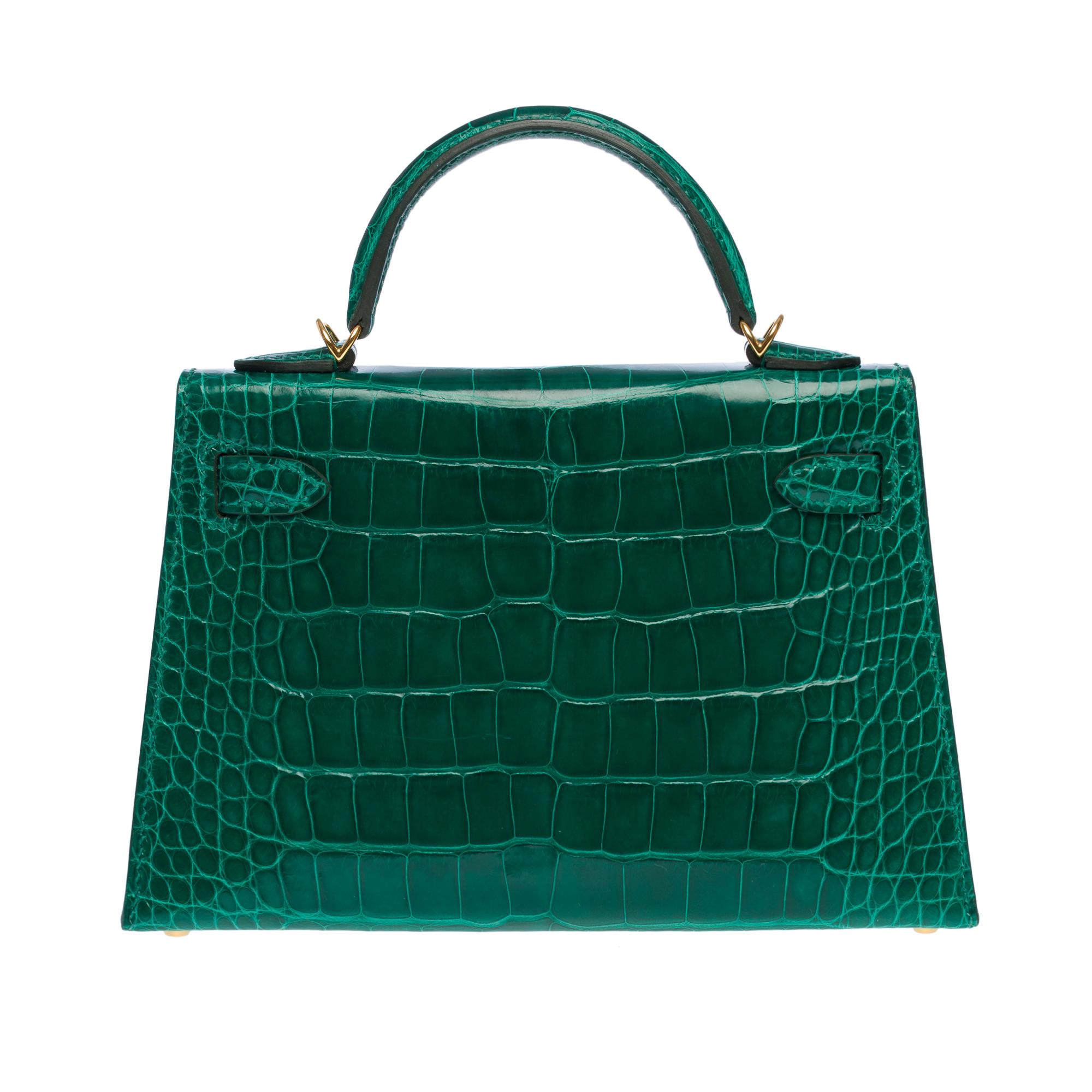Hermès Mini Kelly 20 (Horseshoe) handbag strap in esmerald green alligator, GHW In Excellent Condition In Paris, IDF
