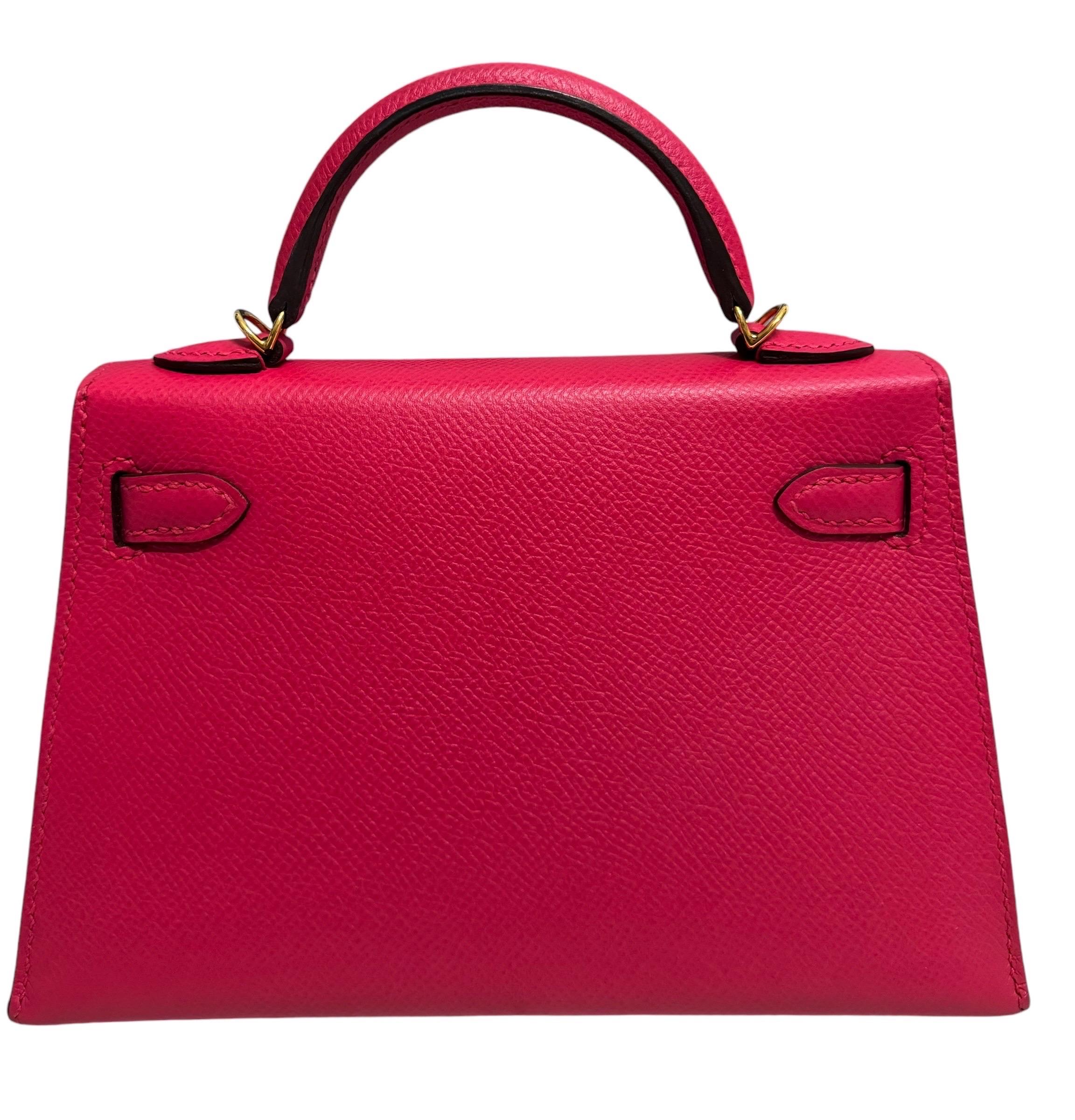 Hermes Mini Kelly 20 Rose Extreme Epsom Leather Complimented by Gold hardware In Excellent Condition In Miami, FL