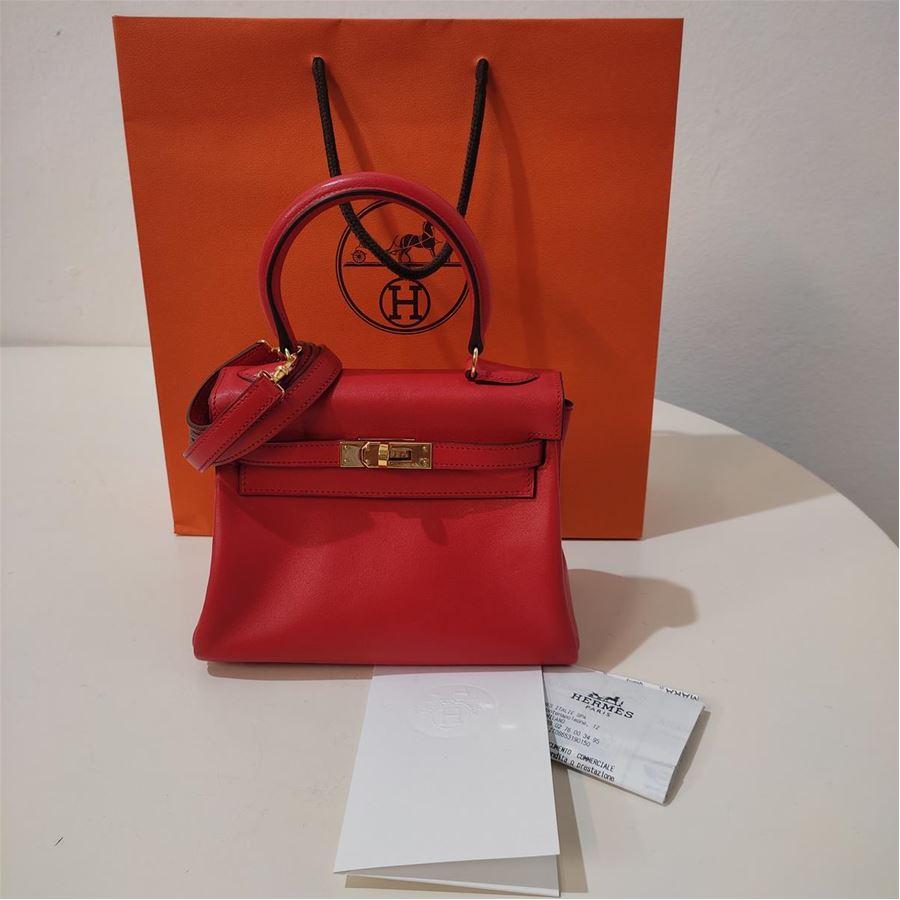 Amazing, rare and iconic Mini Kelly 20 Vintage, year 1993 Leather Red color Golden metal Can be carried by hand or crossbody Internal pocket Fantastic conditions considering the age Just got from the Hermès Spa on may the 26th 2023 Very light sign