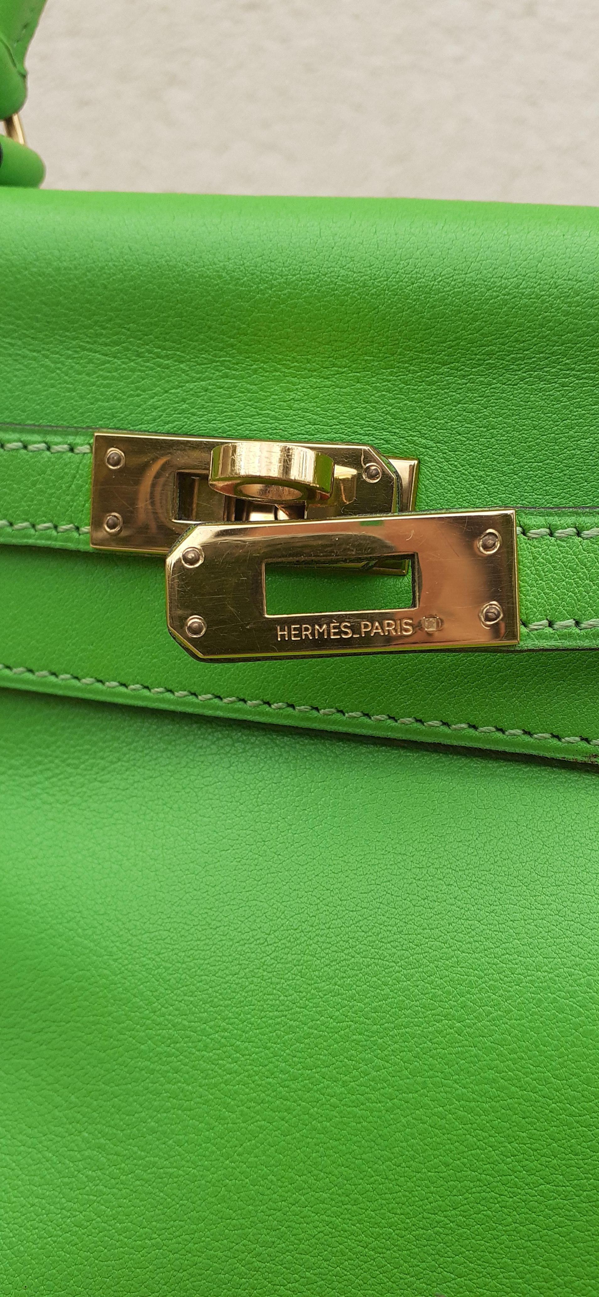 Hermès Mini Kelly 20cm Retourné Vert Cru Leather Gold Hdw  For Sale 11