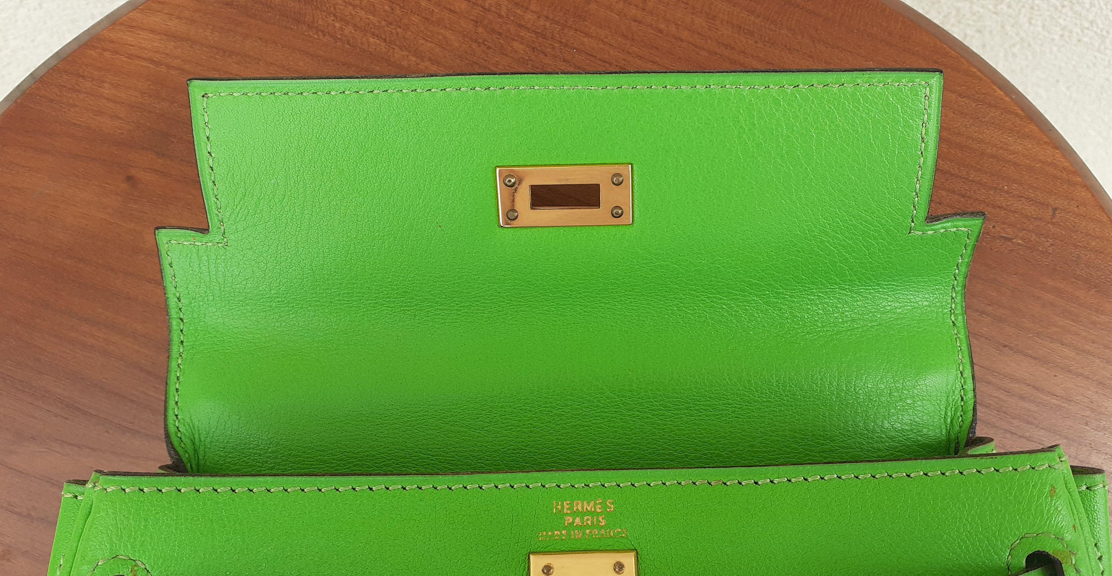 Hermès Mini Kelly 20cm Retourné Vert Cru Leather Gold Hdw  For Sale 14