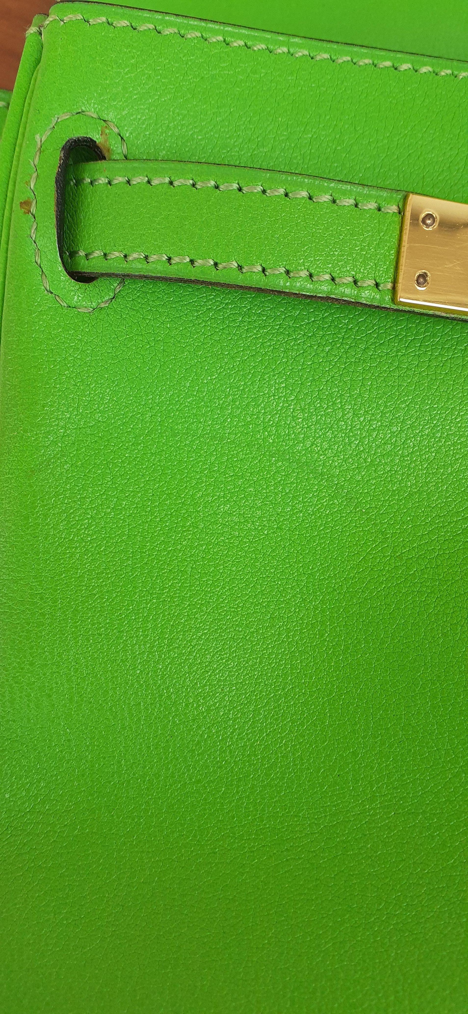Hermès Mini Kelly 20cm Retourné Vert Cru Leather Gold Hdw  For Sale 16