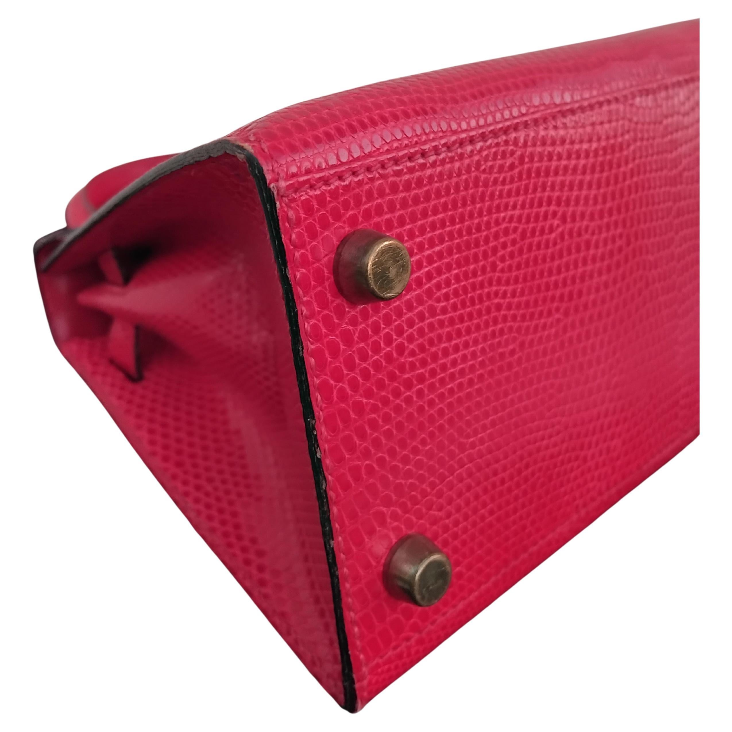 Hermès Mini Kelly 20cm Sellier Bag Shiny Red Lizard Gold Hdw Vintage en vente 8