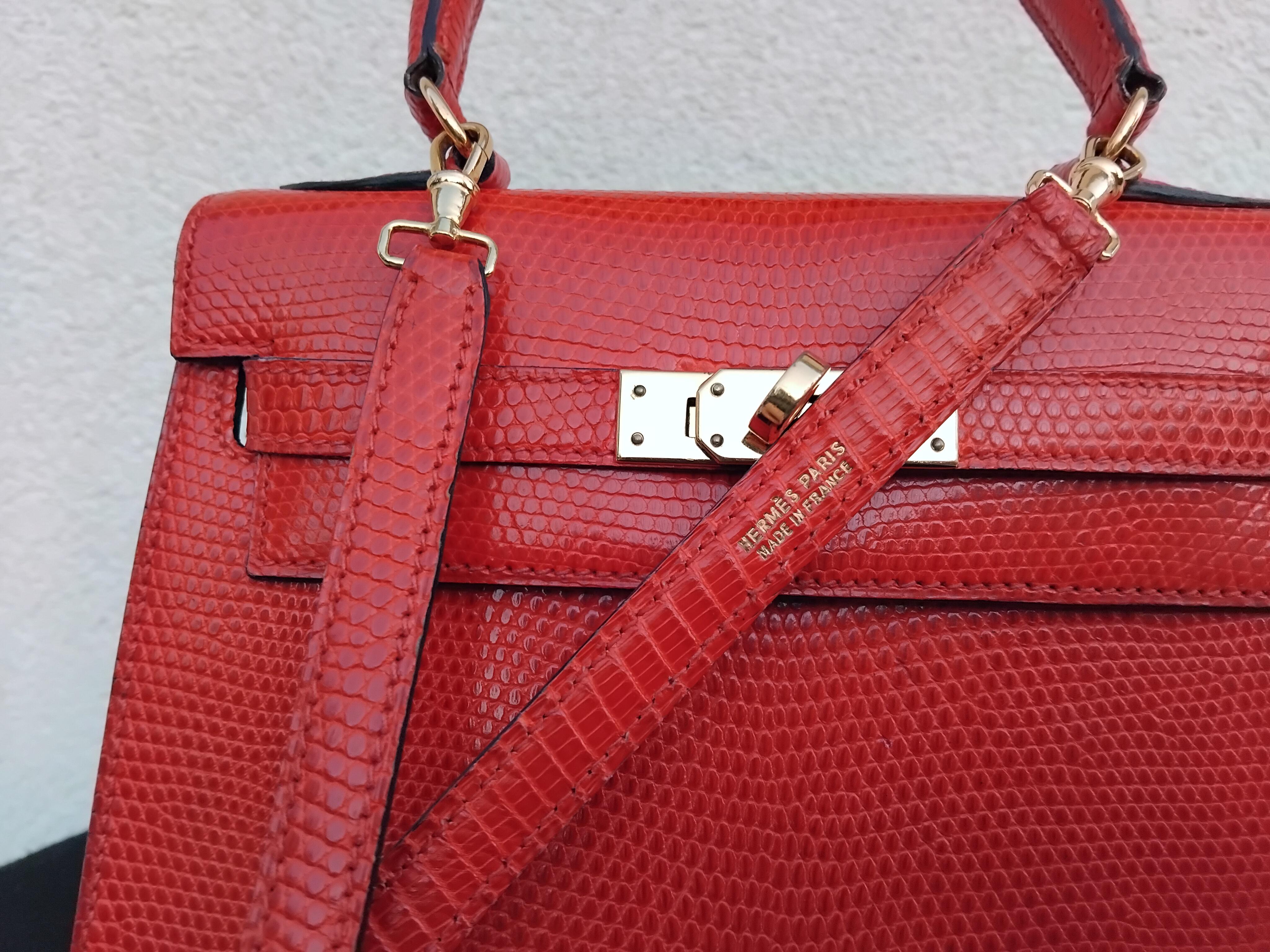 Hermès Mini Kelly 20cm Sellier Bag Shiny Red Lizard Gold Hdw Vintage en vente 11