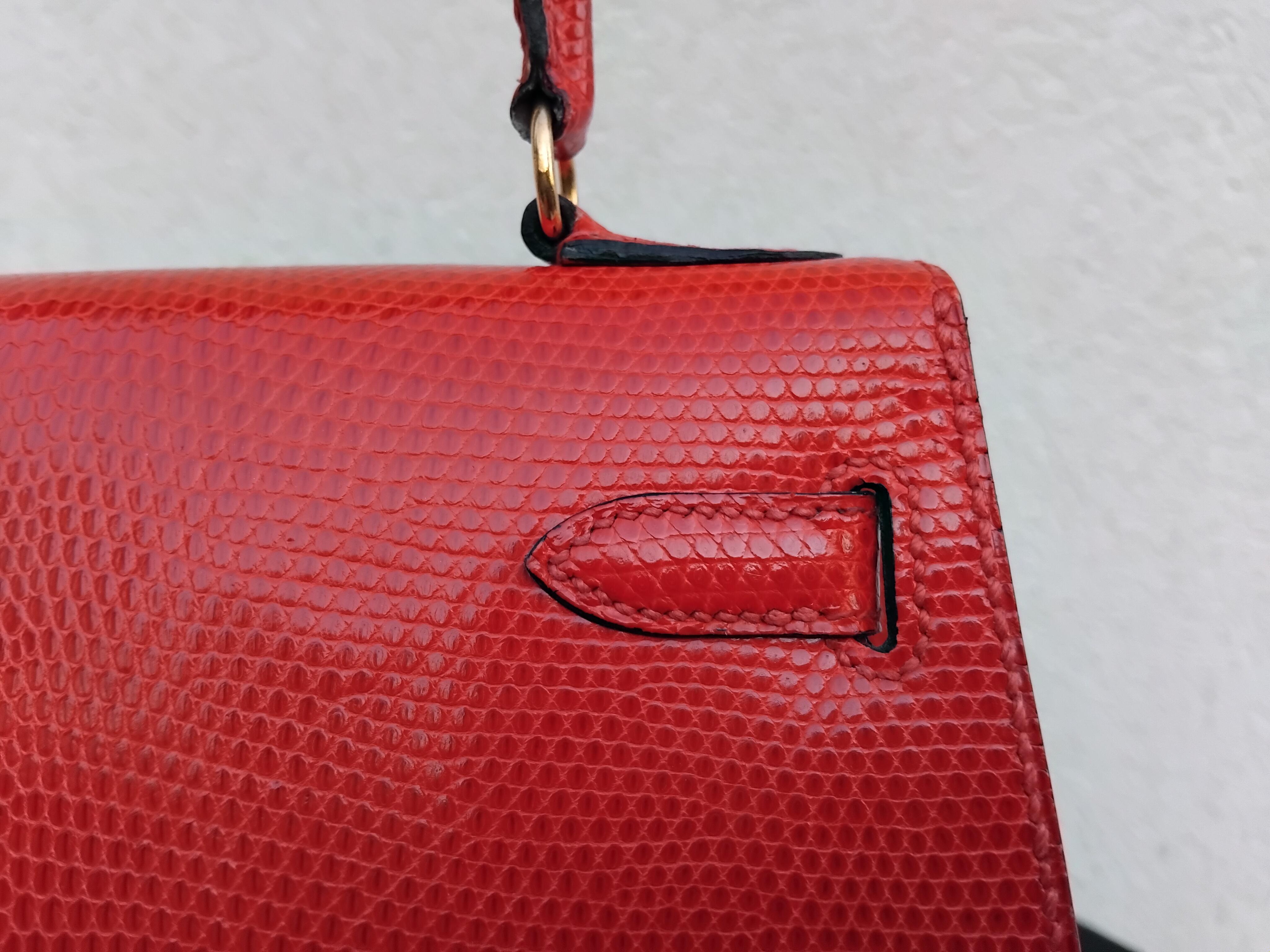 Hermès Mini Kelly 20cm Sellier Bag Shiny Red Lizard Gold Hdw Vintage en vente 12