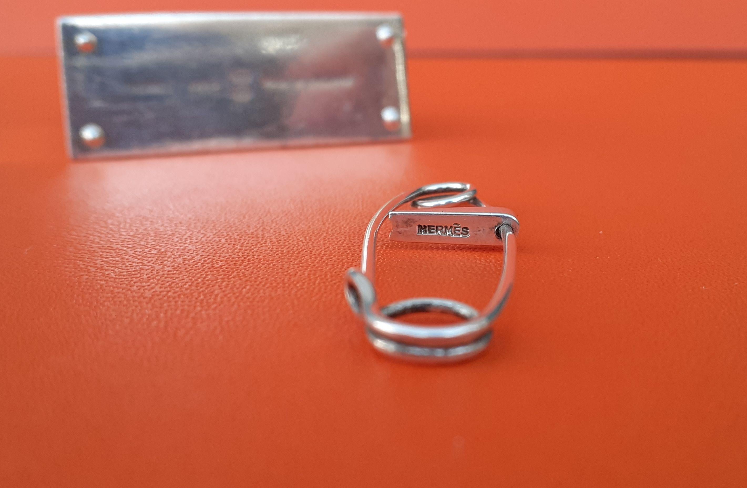 Hermès Mini Kelly Tasche Pill Box und seine Sicherheitsnadel in Sterling Silber SELTEN im Angebot 6