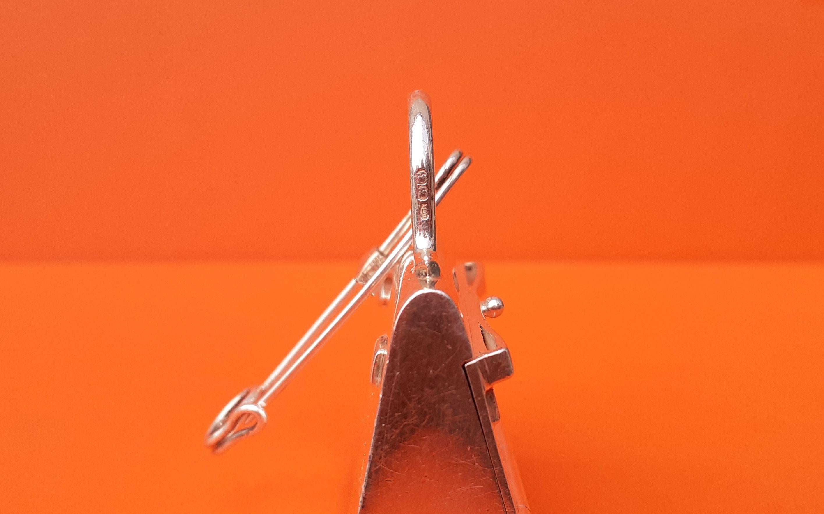 Portapillole Hermès Mini Kelly Bag e la sua spilla di sicurezza in argento sterling RARO 8
