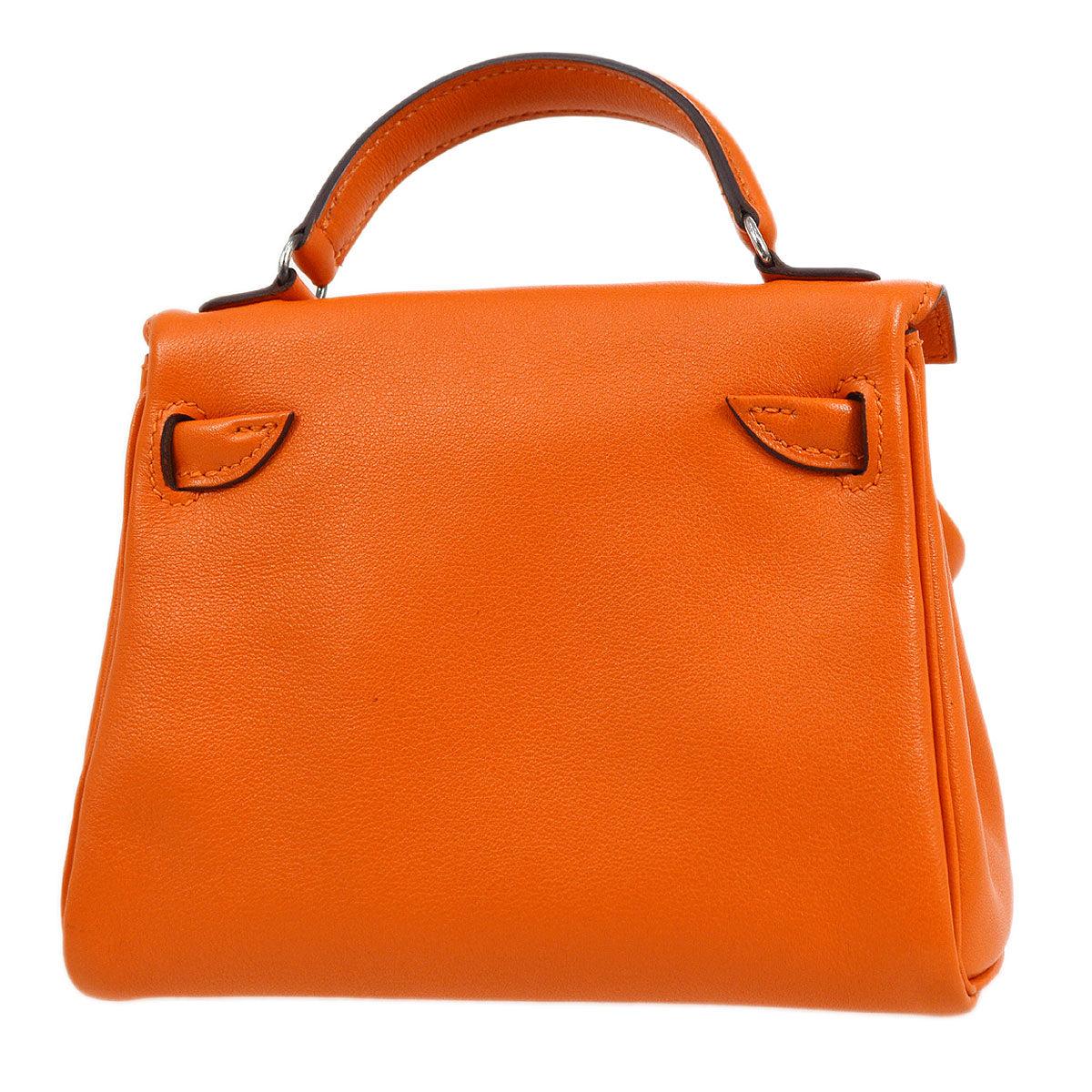 Hermes Mini Kelly Doll Mascot Hand Bag Orange Gulliver

Additional information:
Color / Material : Orange / Veau Gulliver
Size(Inch) : W 6.3 x H 4.5 x D 2.6 