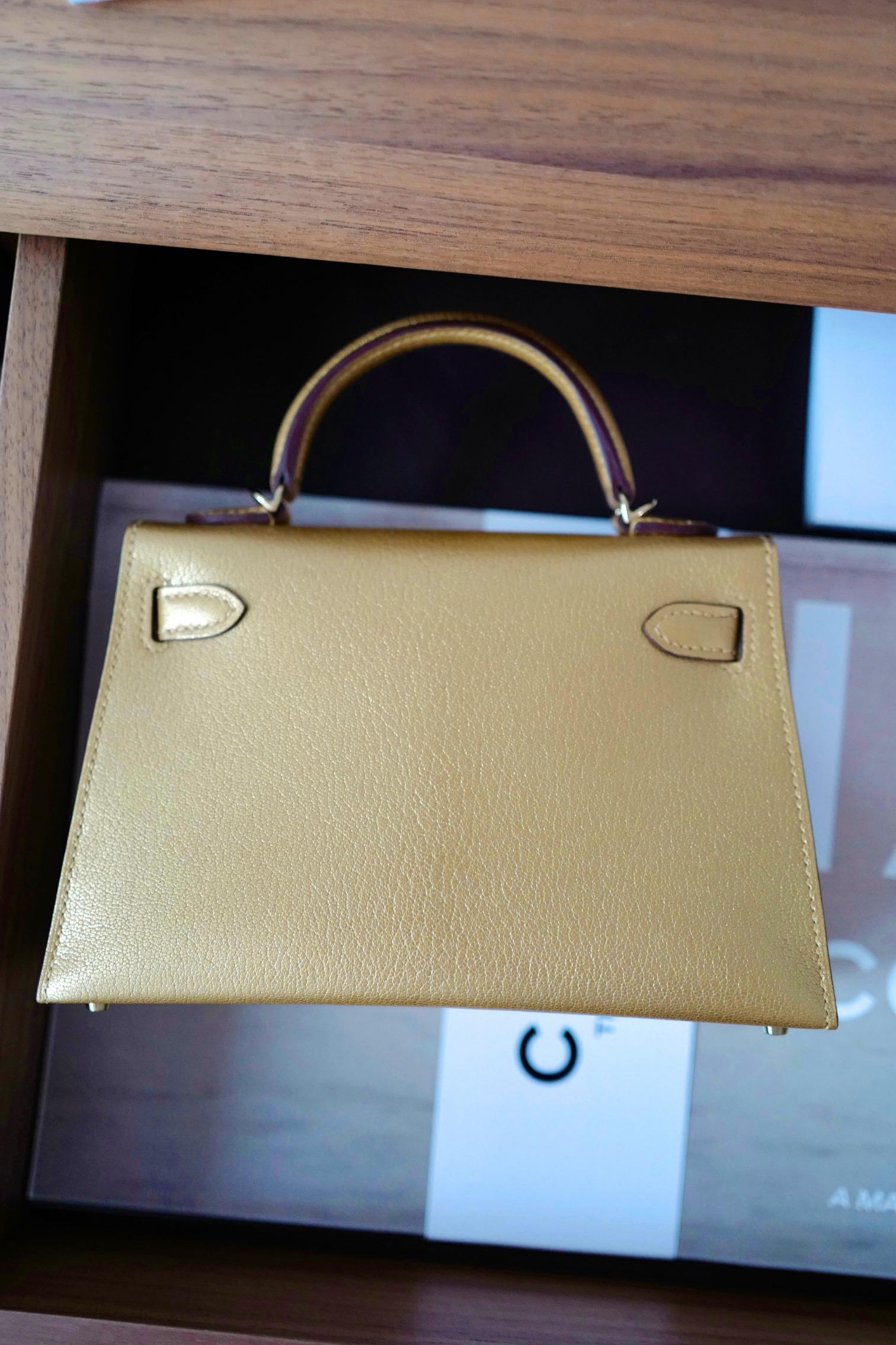 Marrone Hermès Mini Kelly Dore Metallic Gold Chèvre Olympic 2024 Champagne HW NEW in vendita