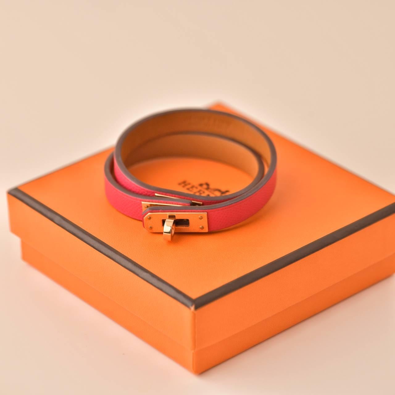 Women's or Men's Hermès Mini Kelly Double Tour Rose Extrême Leather Bracelet T2 For Sale
