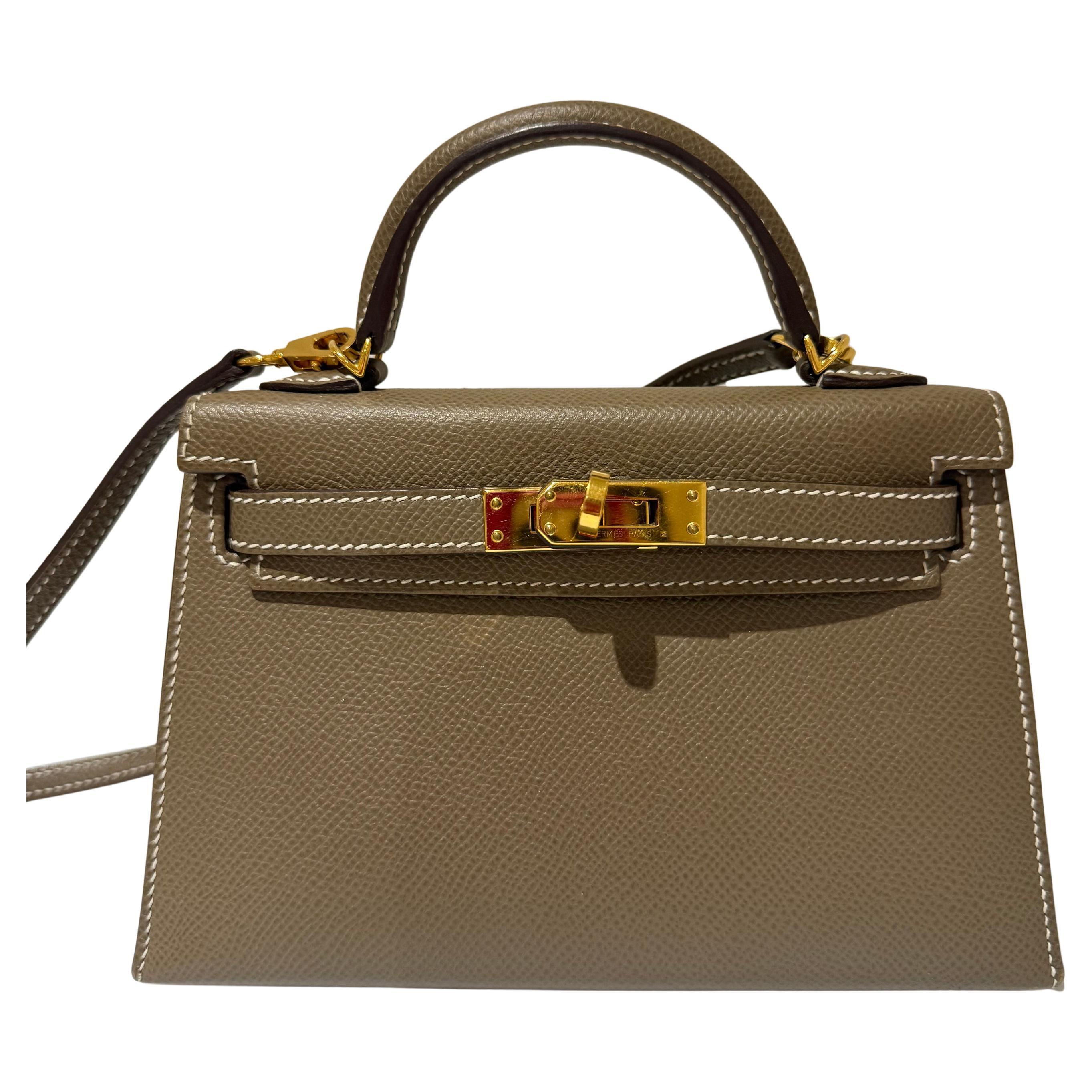 Hermes Mini Kelly Etoupe epsom mit Goldbeschlägen im Angebot