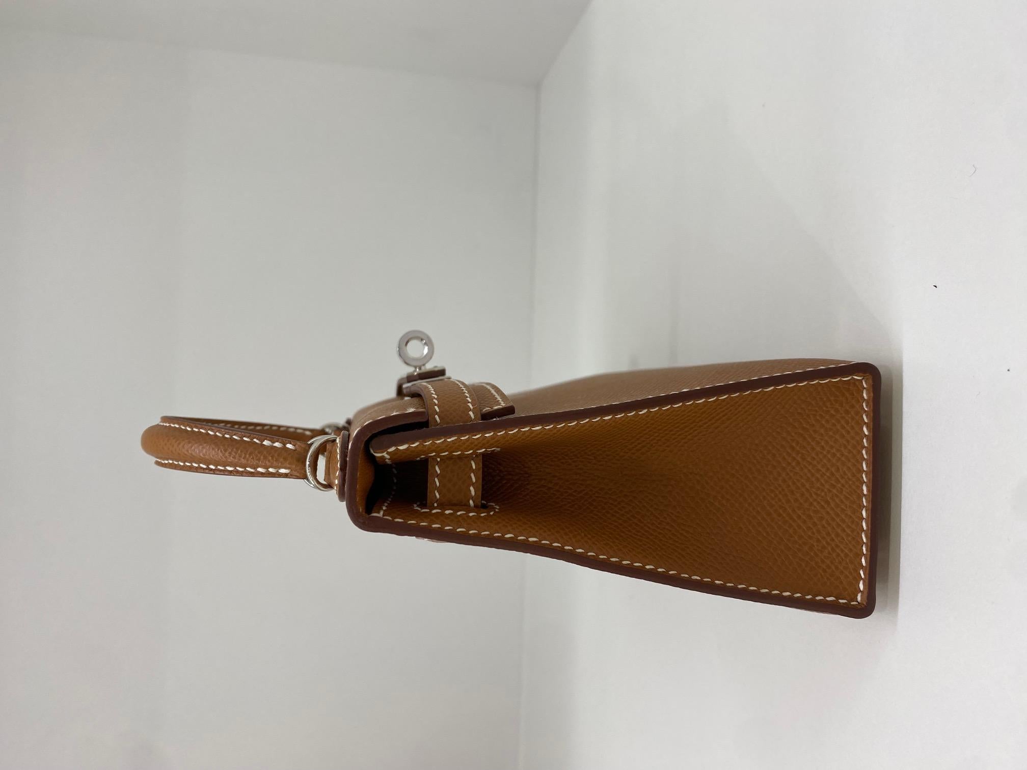 Hermes Mini Kelly Gold GHW In Excellent Condition For Sale In Double Bay, AU