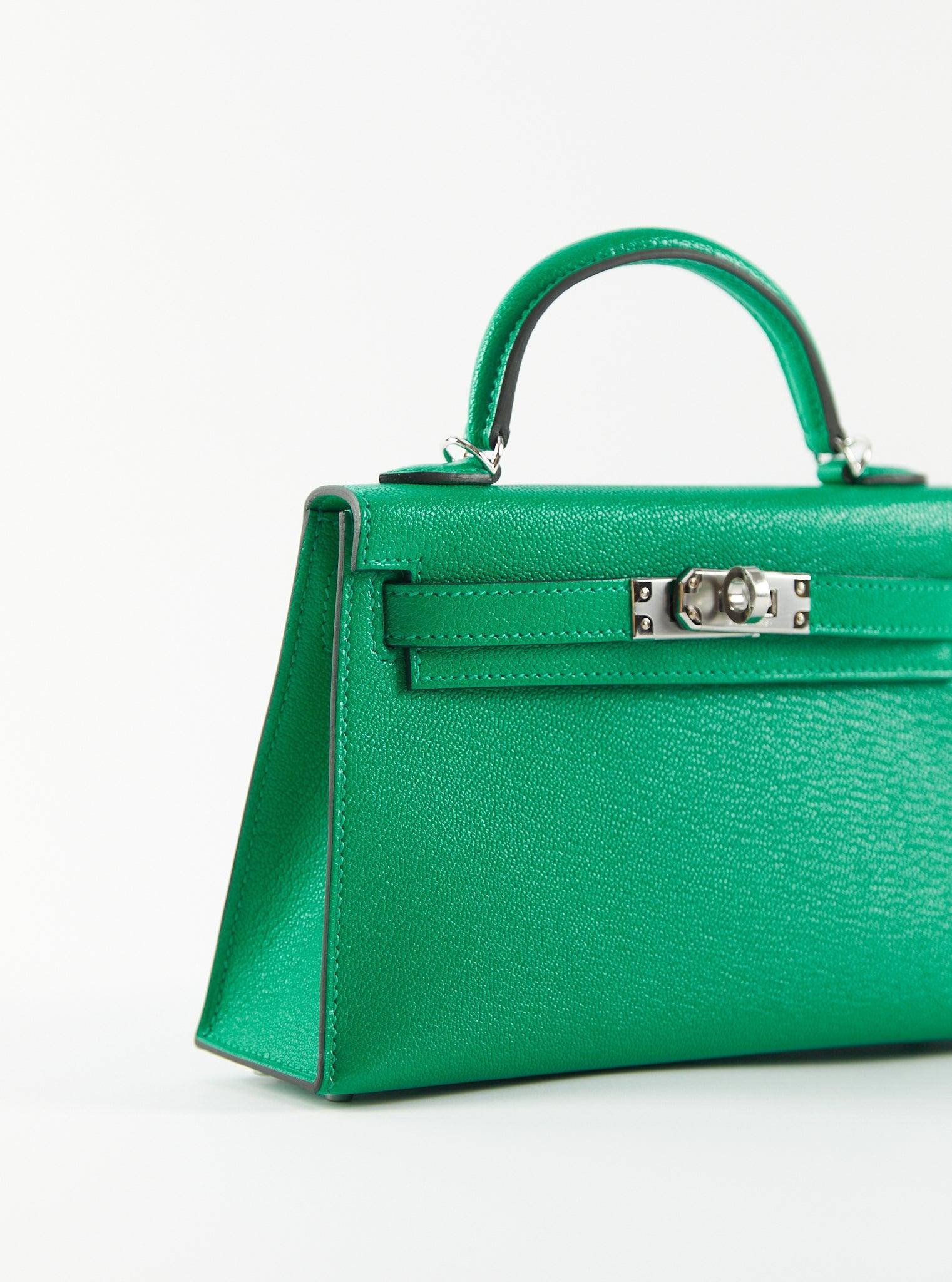 HERMÈS MINI KELLY II 20CM MENTHE Chèvre Leather with Palladium Hardware In Excellent Condition For Sale In London, GB