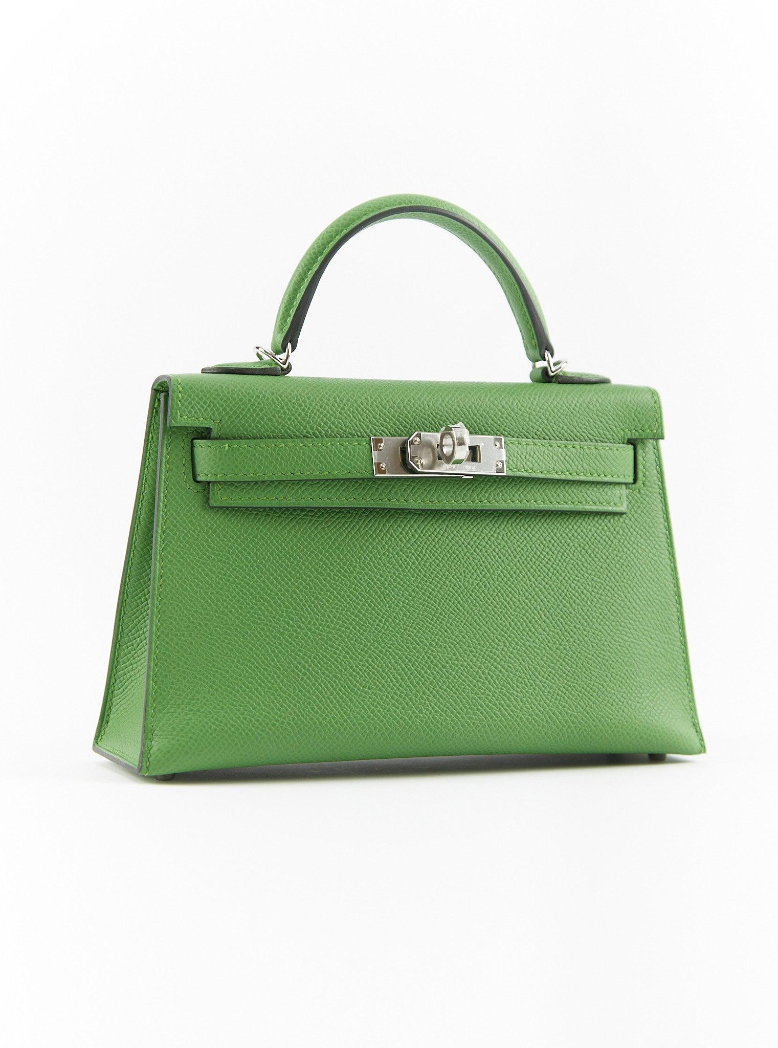 Hermès Mini Kelly II 20cm in Vert Yucca

Sellier

Epsom Leather with Palladium Hardware 

B Stamp /  2024

Accompanied by: Original Receipt, Strap, Hermes box, Hermes dustbag, Strap dustbag, care card, felt and ribbon

Measurements: 7.5